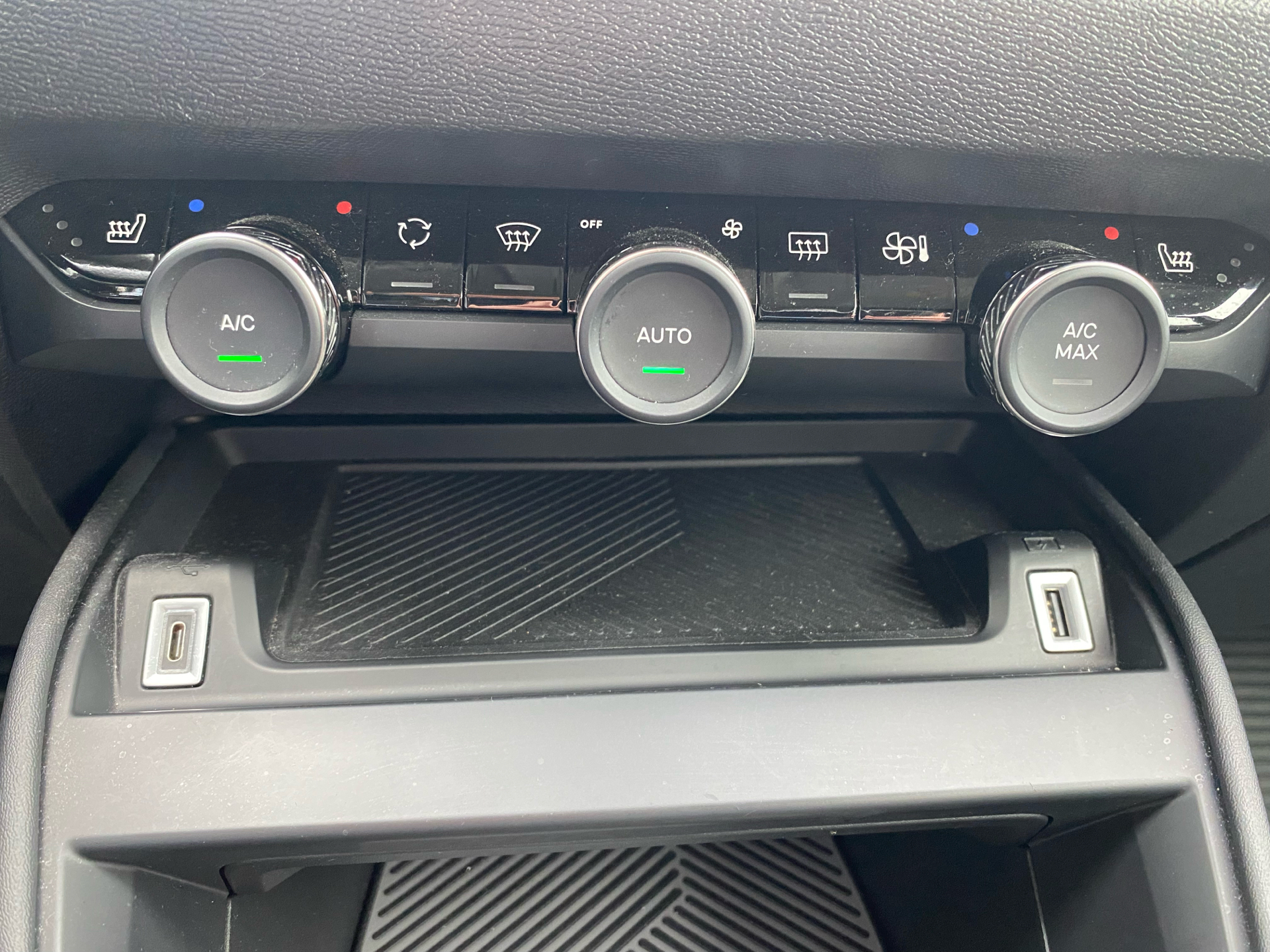 Billede af Citroën C4 1,2 PureTech Iconic EAT8 130HK 5d 8g Aut.