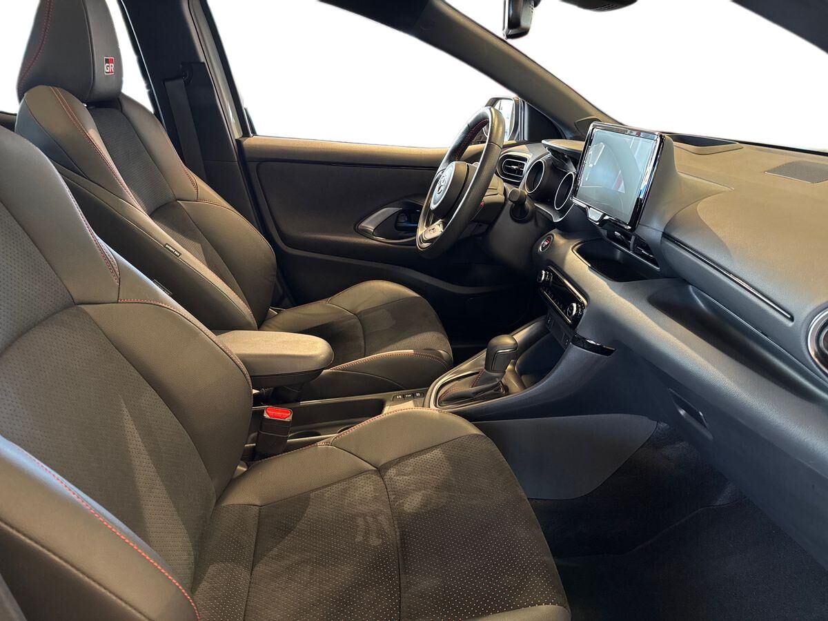 Billede af Toyota Yaris 1,5 Hybrid GR Sport Panorama 116HK 5d Trinl. Gear