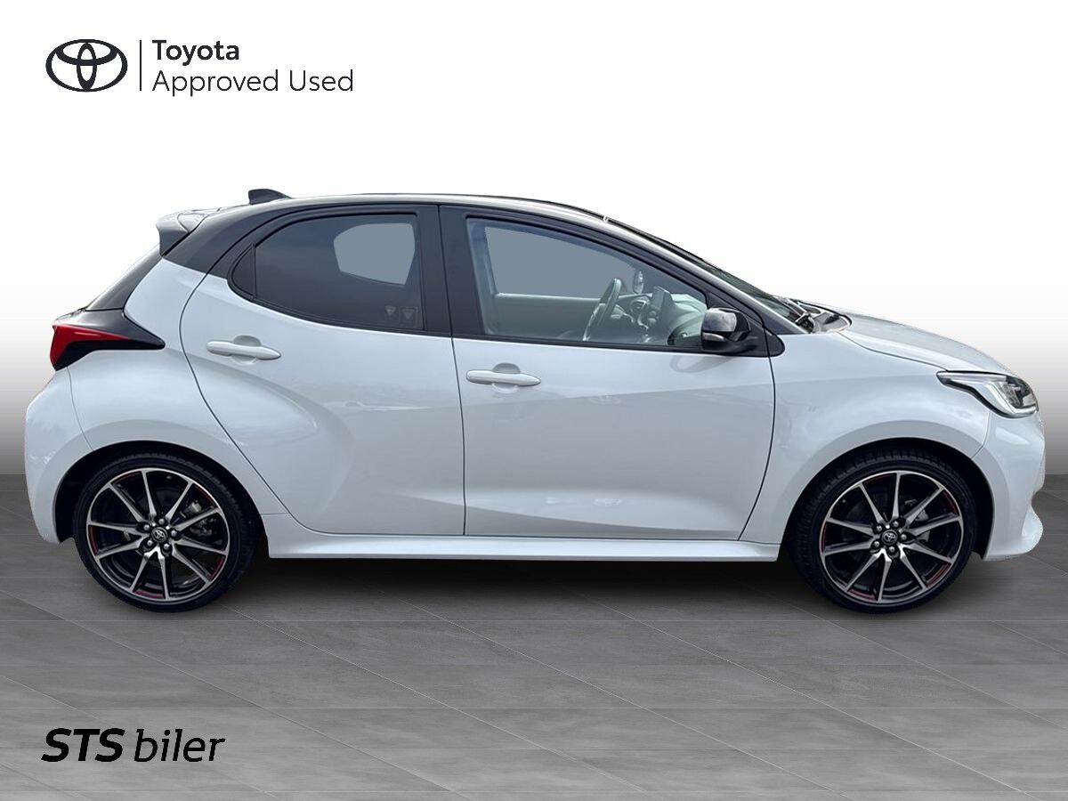Billede af Toyota Yaris 1,5 Hybrid GR Sport Panorama 116HK 5d Trinl. Gear