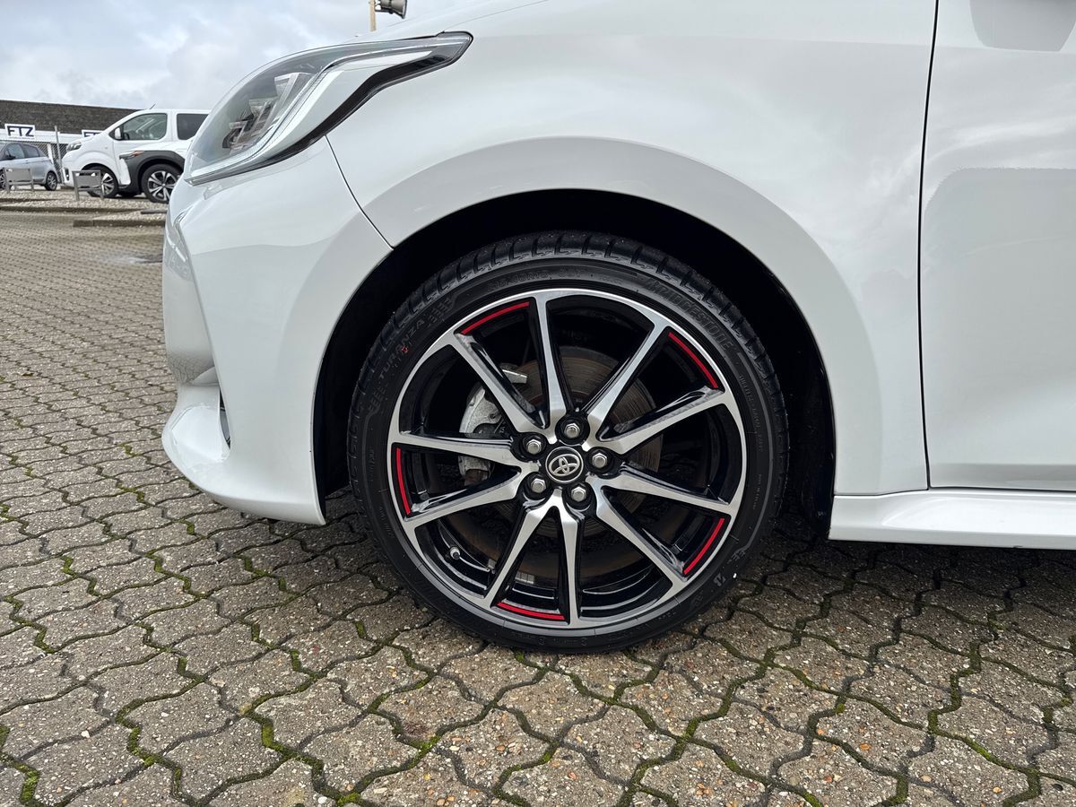 Billede af Toyota Yaris 1,5 Hybrid GR Sport Panorama 116HK 5d Trinl. Gear
