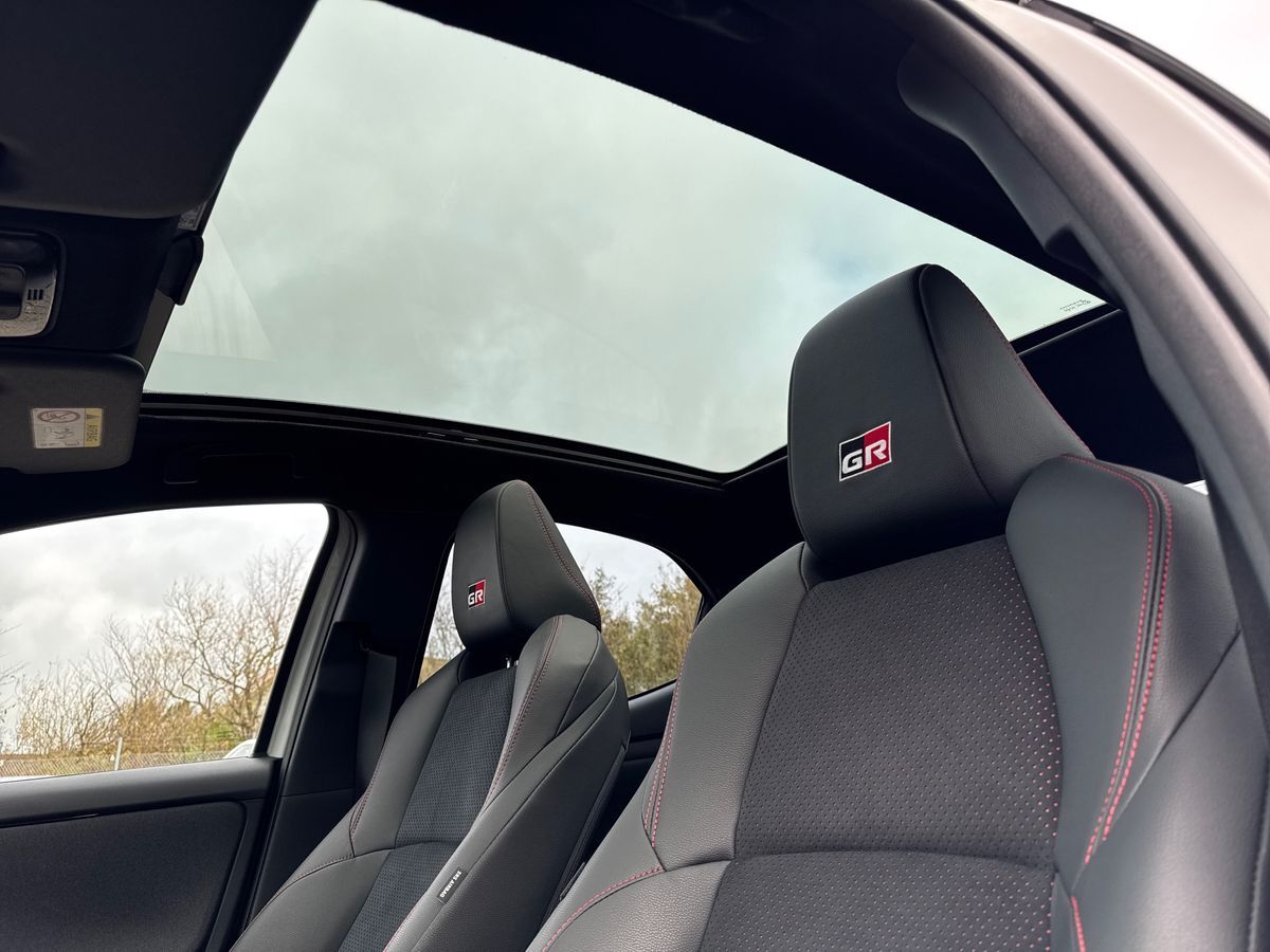 Billede af Toyota Yaris 1,5 Hybrid GR Sport Panorama 116HK 5d Trinl. Gear