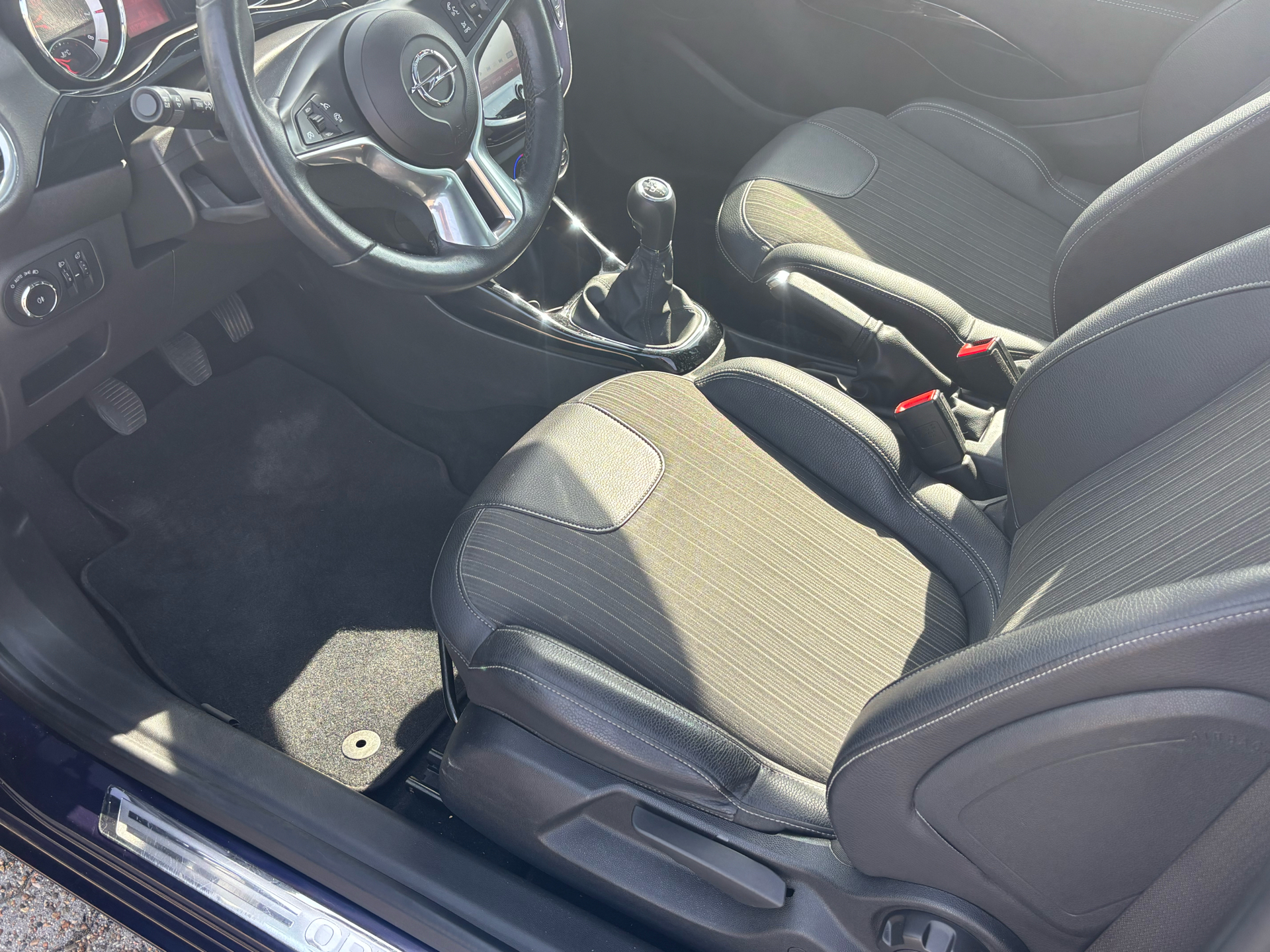 Billede af Opel Adam 1,4 GLAM 87HK 3d