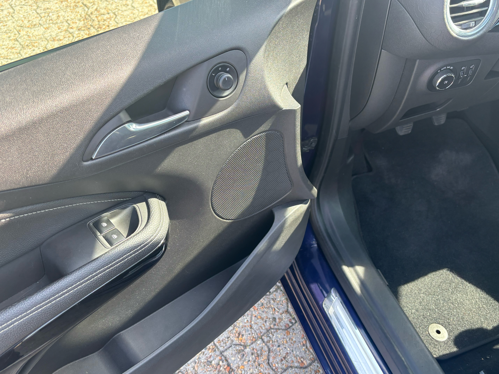 Billede af Opel Adam 1,4 GLAM 87HK 3d