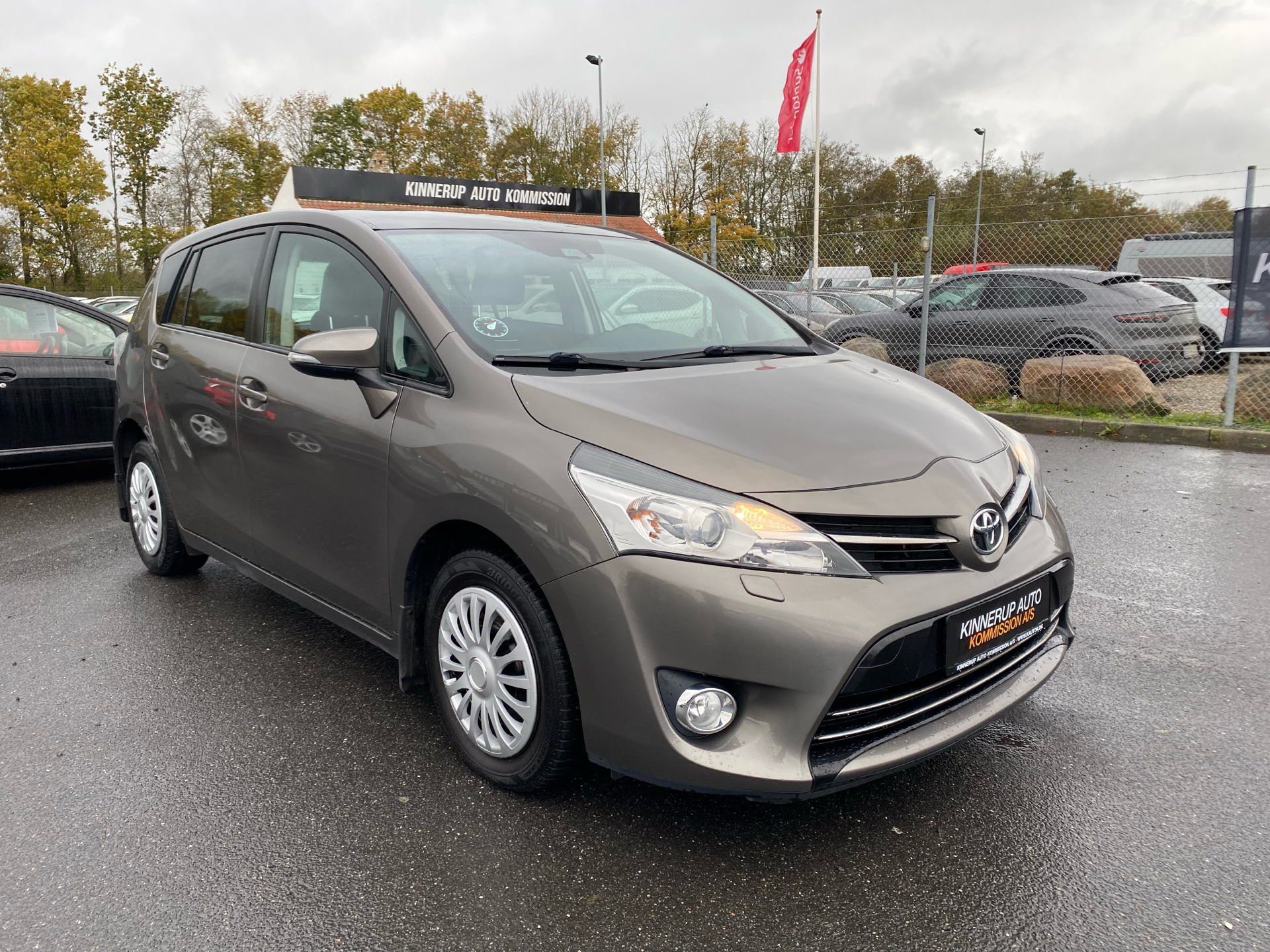 Billede af Toyota Verso 7 pers. 1,6 D-4D T2 premium + Skyview 112HK 6g