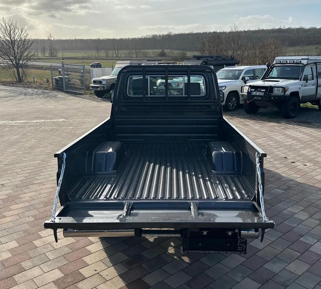 Billede af Toyota Landcruiser 4,0 4x4 271HK Pick-Up Aut.