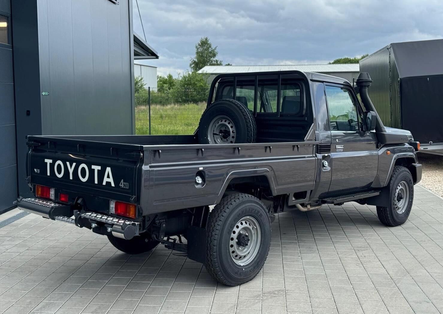 Billede af Toyota Landcruiser 4,0 4x4 271HK Pick-Up Aut.