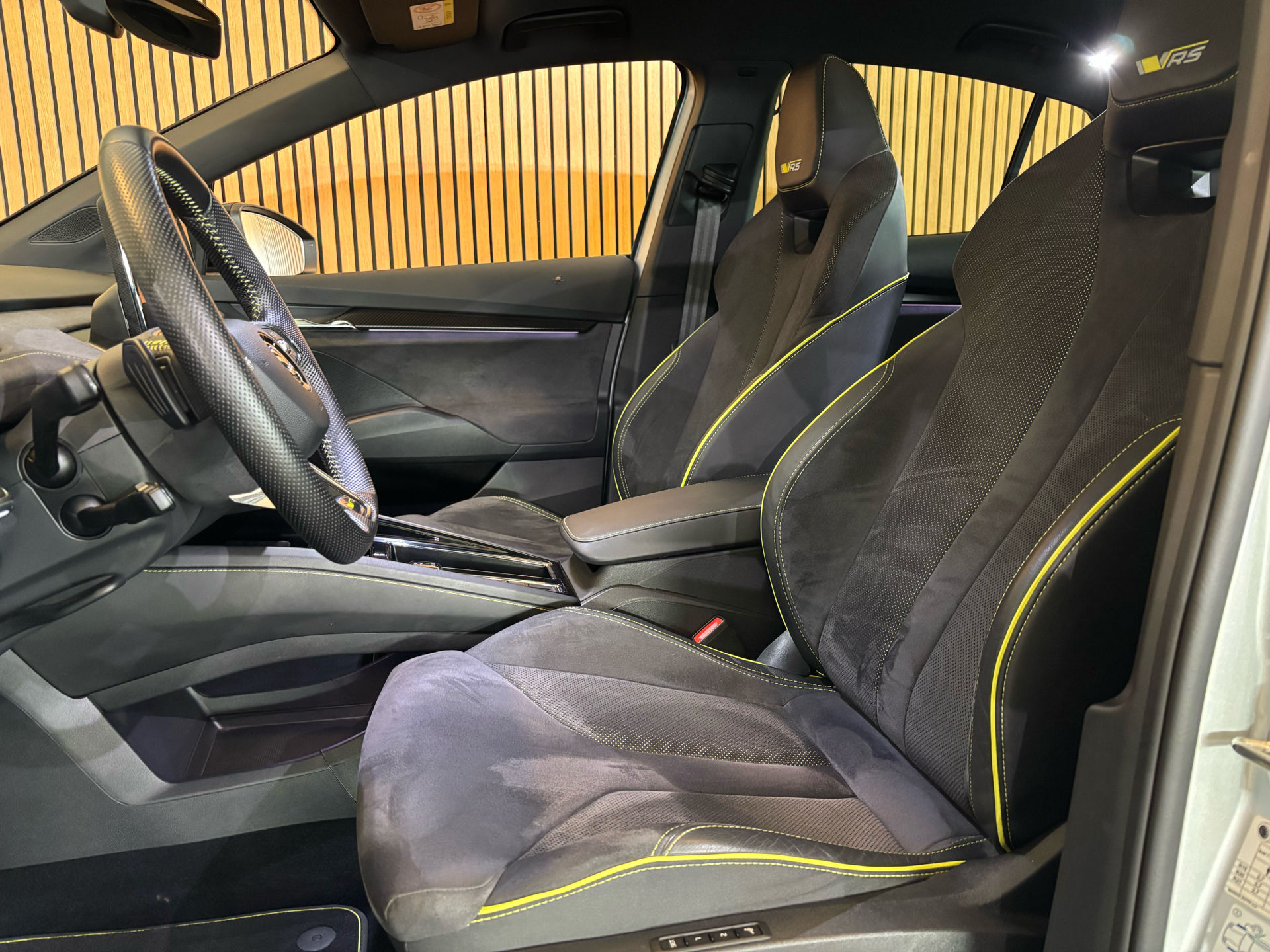 Billede af Skoda Enyaq iV Coupe EL RS 4x4 299HK 5d Aut.