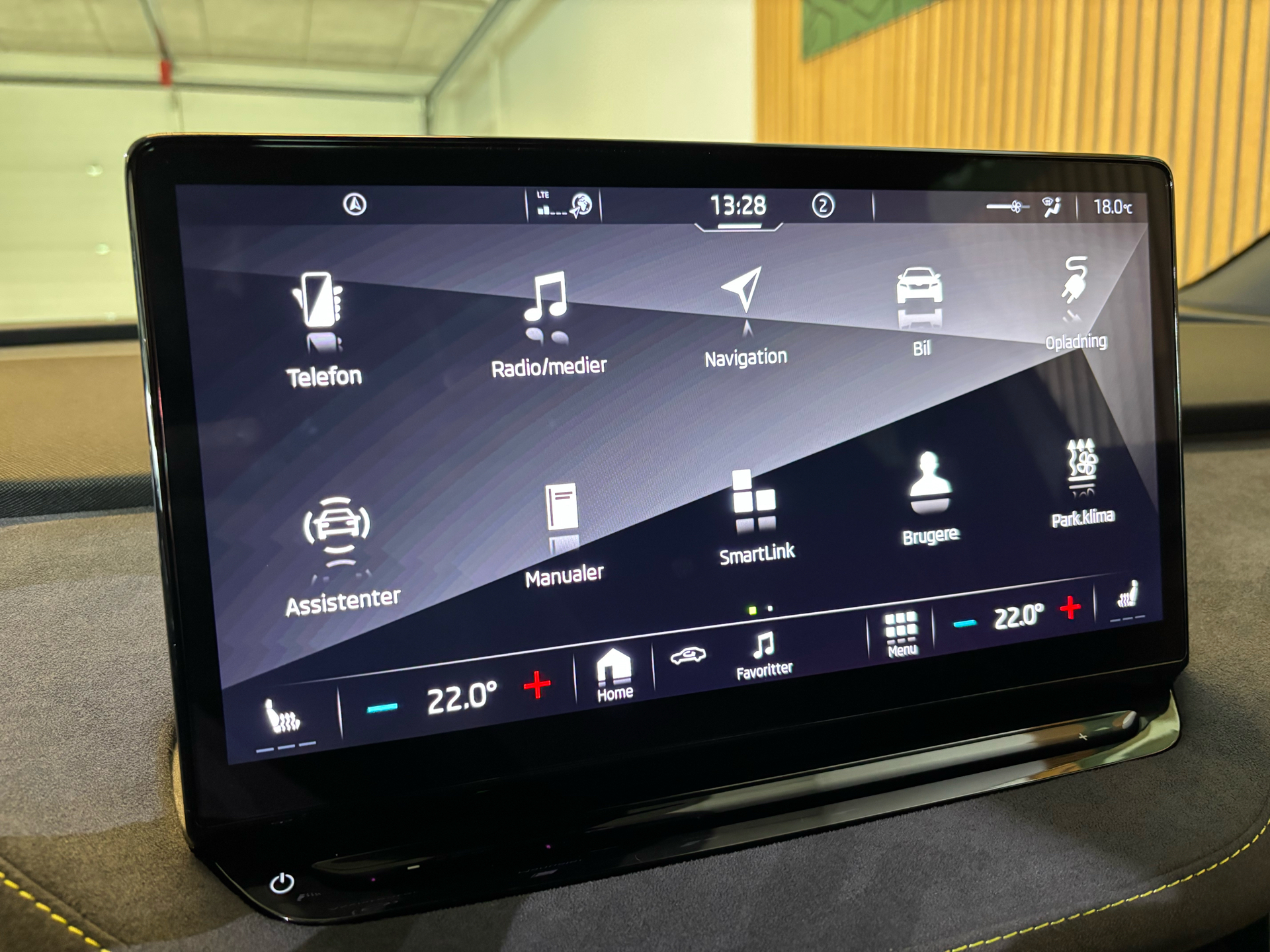 Billede af Skoda Enyaq iV Coupe EL RS 4x4 299HK 5d Aut.