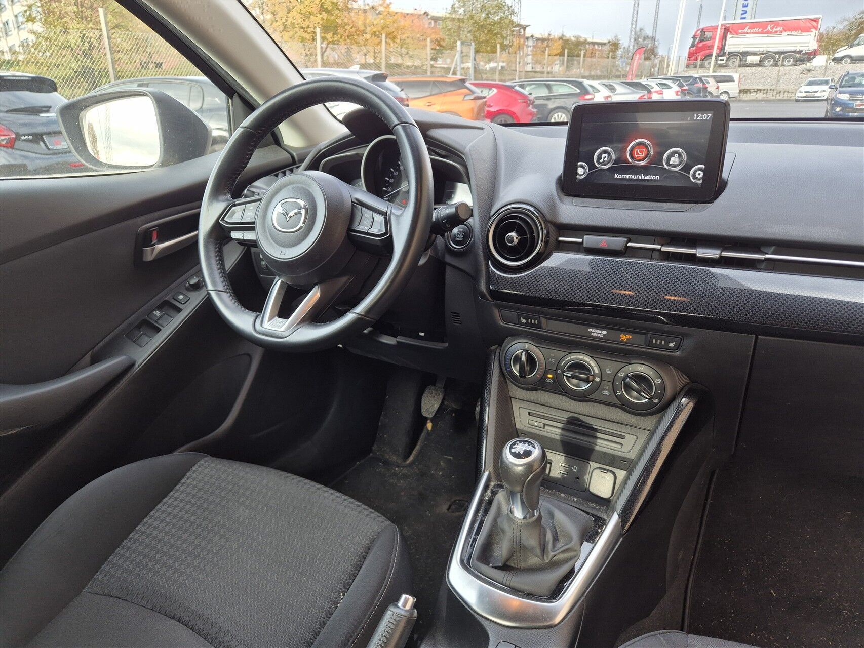 Billede af Mazda 2 1,5 Skyactiv-G Niseko 90HK 5d