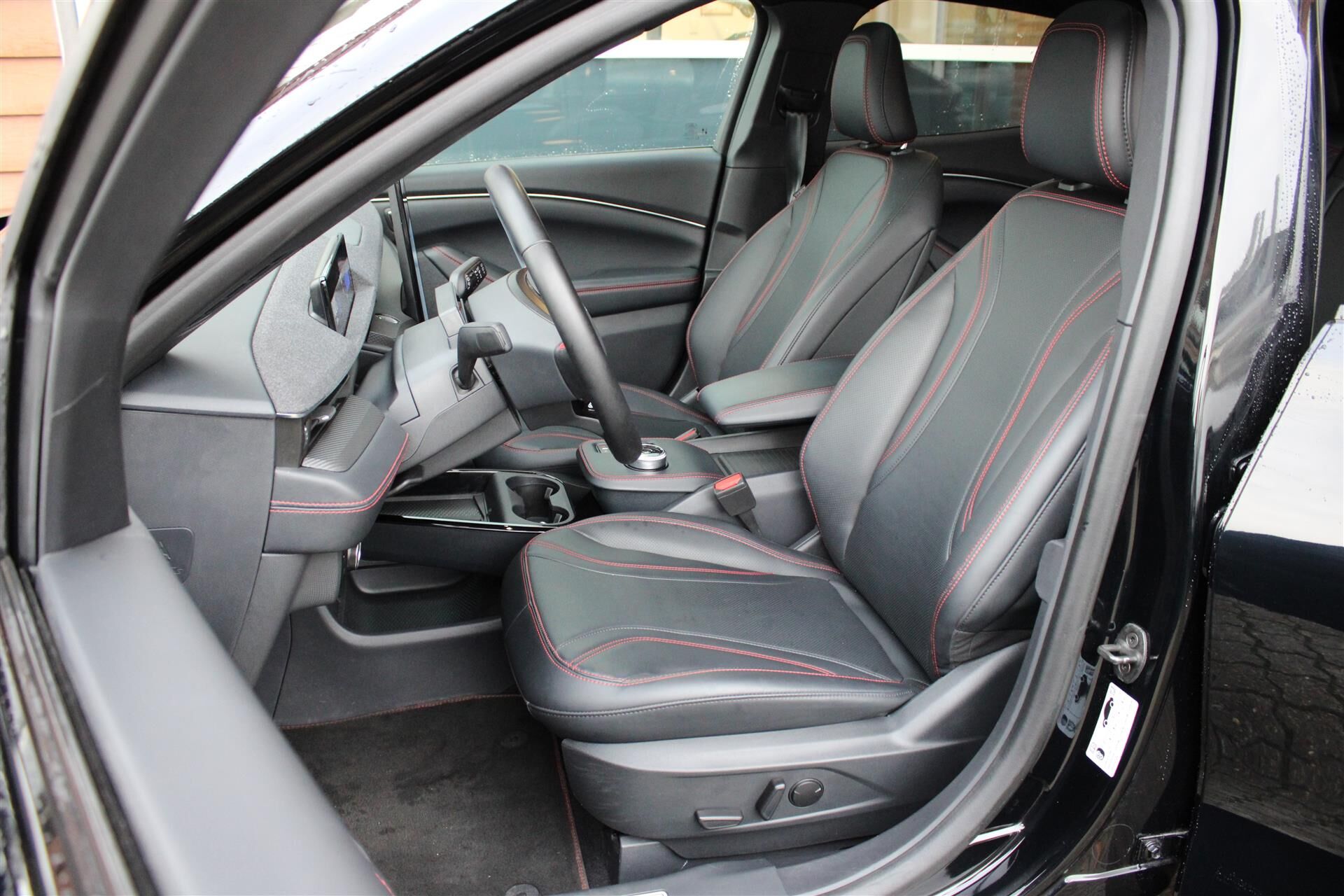 Billede af Ford Mustang Mach-E EL SR Premium AWD 269HK 5d Aut.