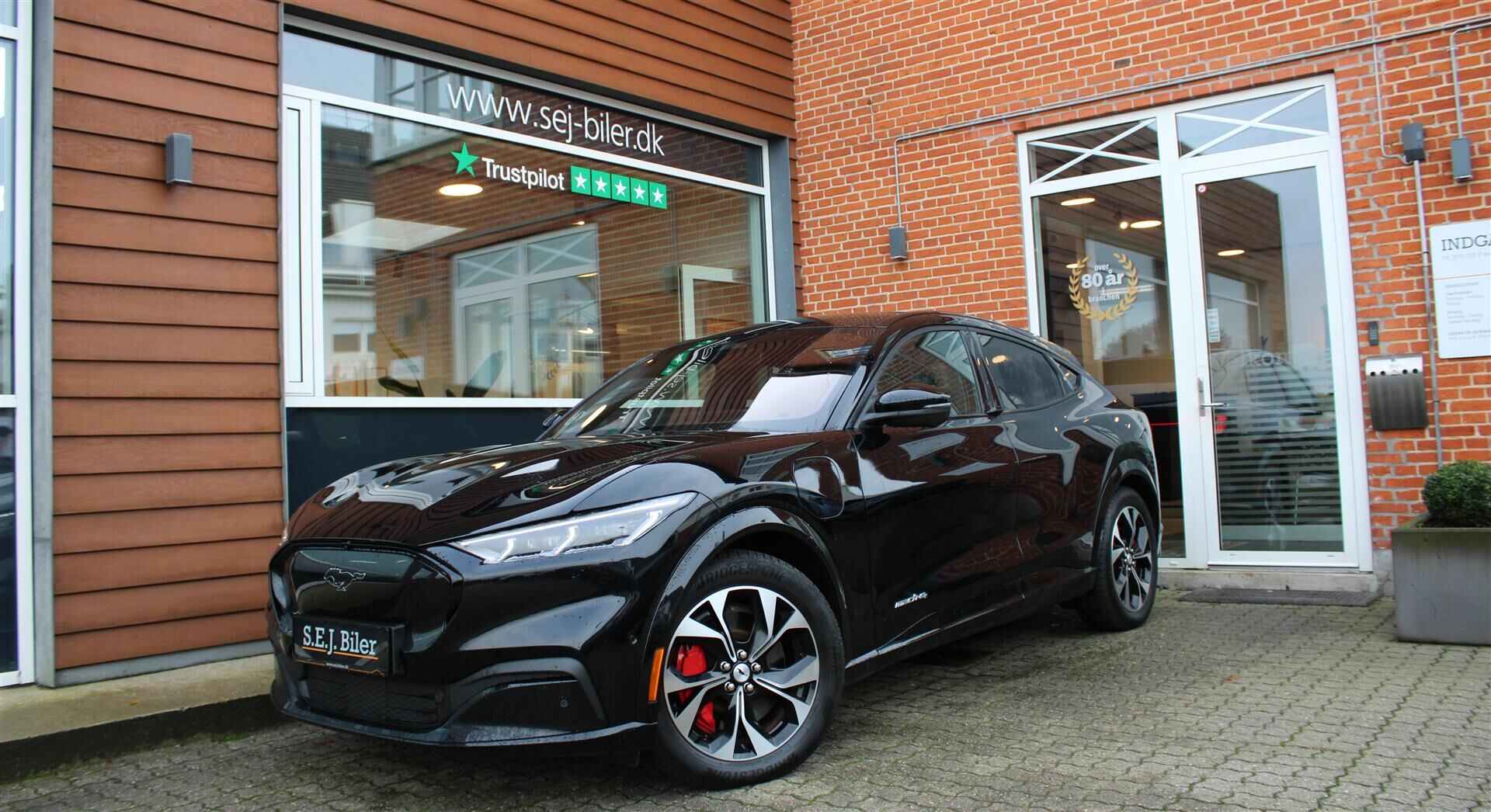 Billede af Ford Mustang Mach-E EL SR Premium AWD 269HK 5d Aut.