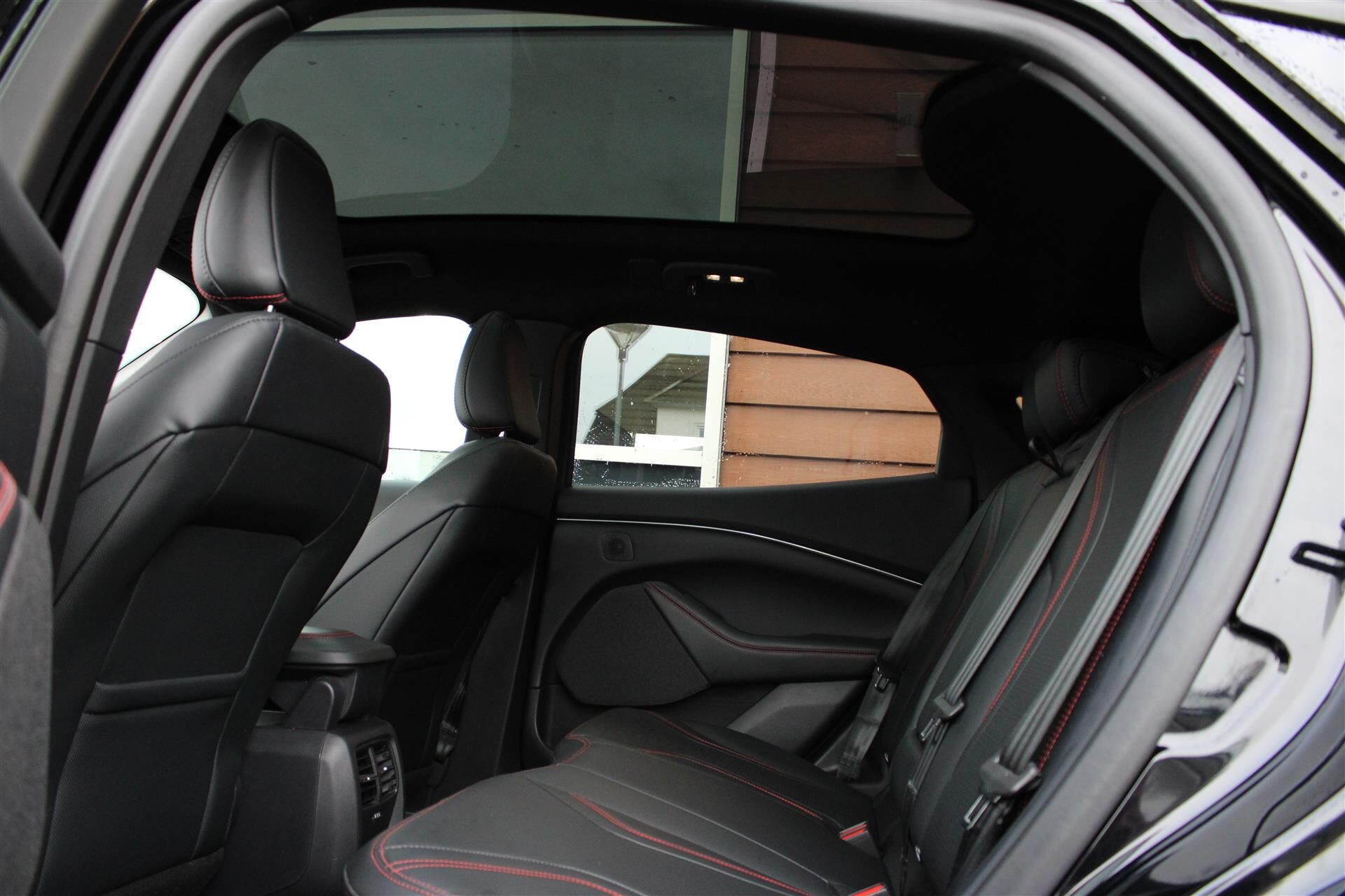 Billede af Ford Mustang Mach-E EL SR Premium AWD 269HK 5d Aut.