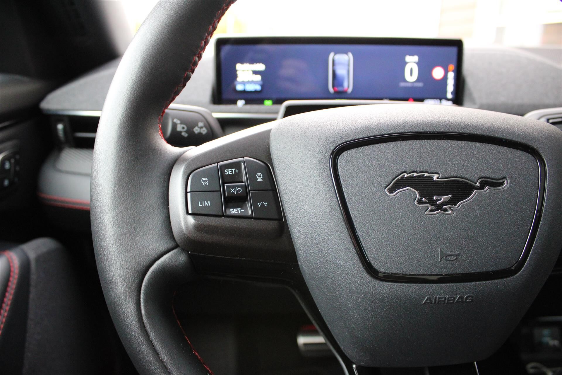 Billede af Ford Mustang Mach-E EL SR Premium AWD 269HK 5d Aut.