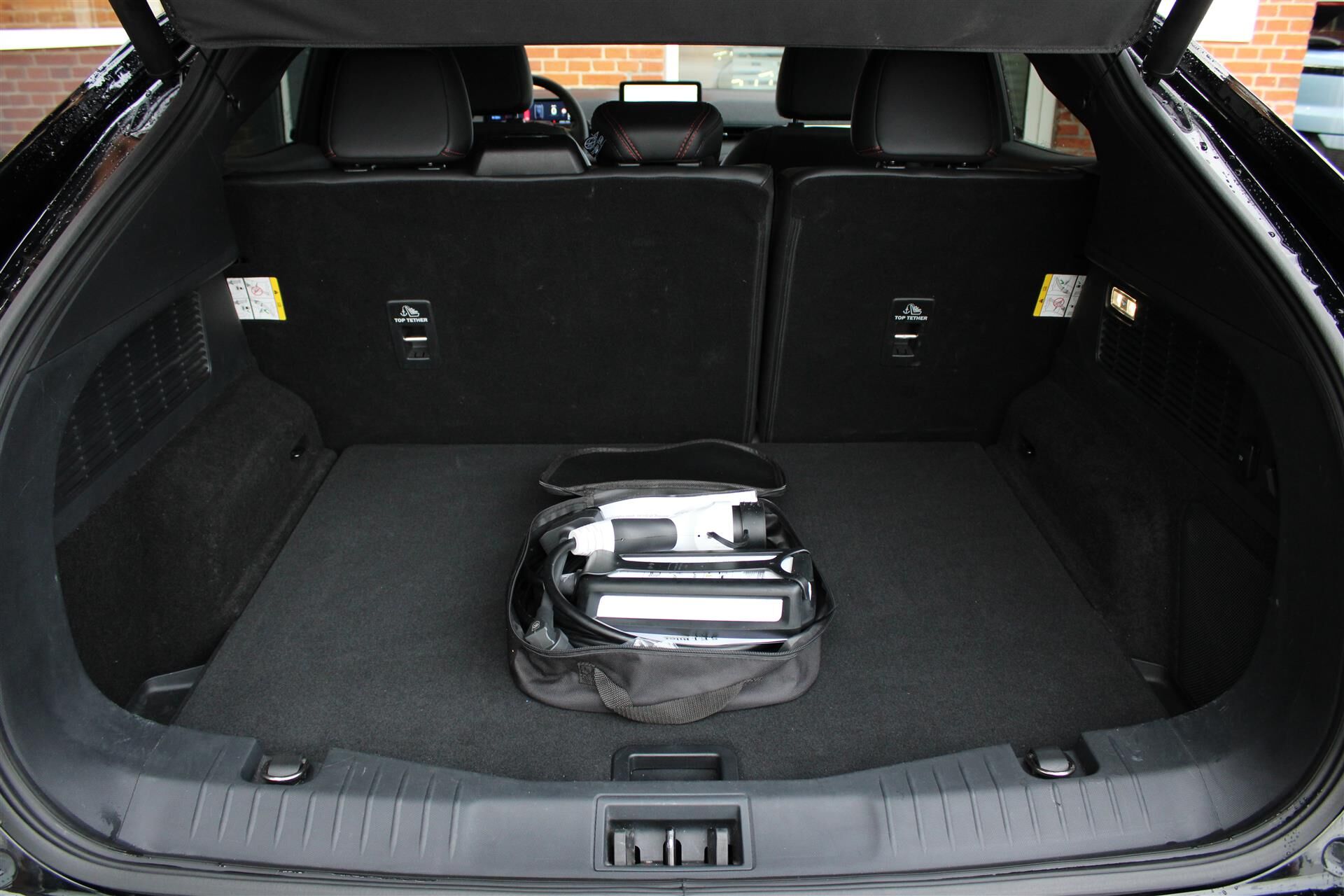 Billede af Ford Mustang Mach-E EL SR Premium AWD 269HK 5d Aut.