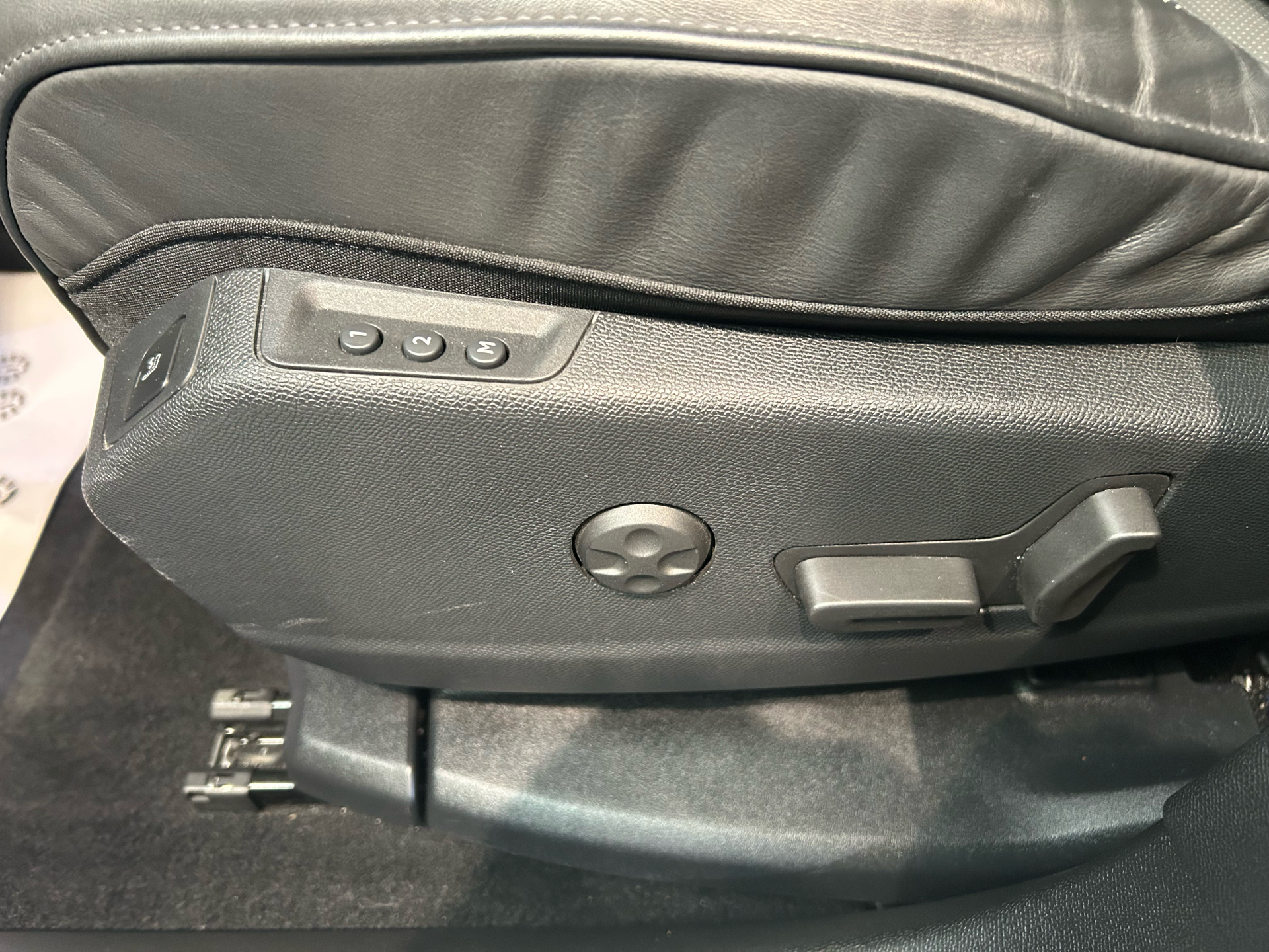 Billede af DS DS7 Crossback 1,6 E-Tense  Plugin-hybrid Elegance AWD EAT8 300HK 5d 8g Aut.