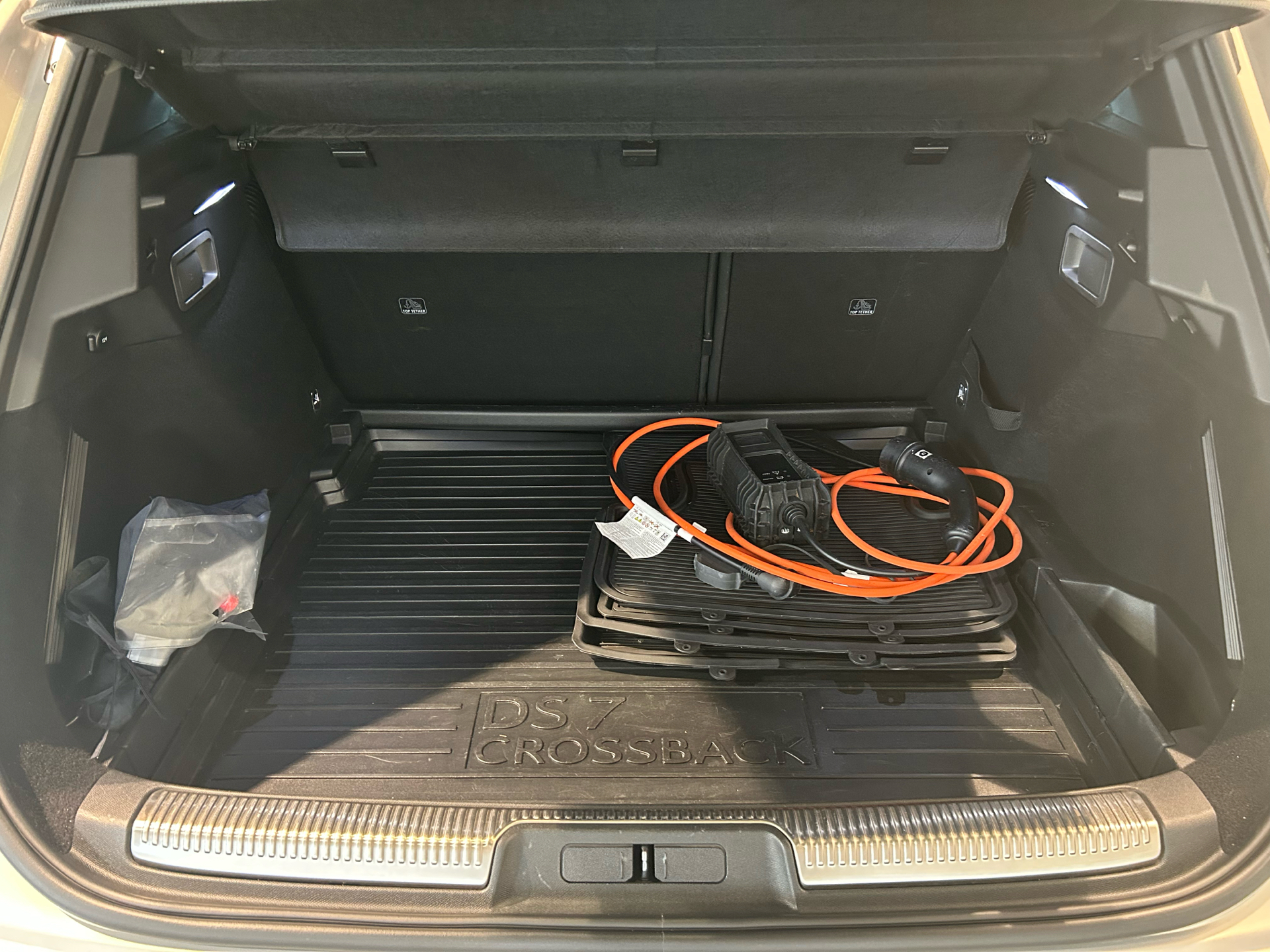 Billede af DS DS7 Crossback 1,6 E-Tense  Plugin-hybrid Elegance AWD EAT8 300HK 5d 8g Aut.