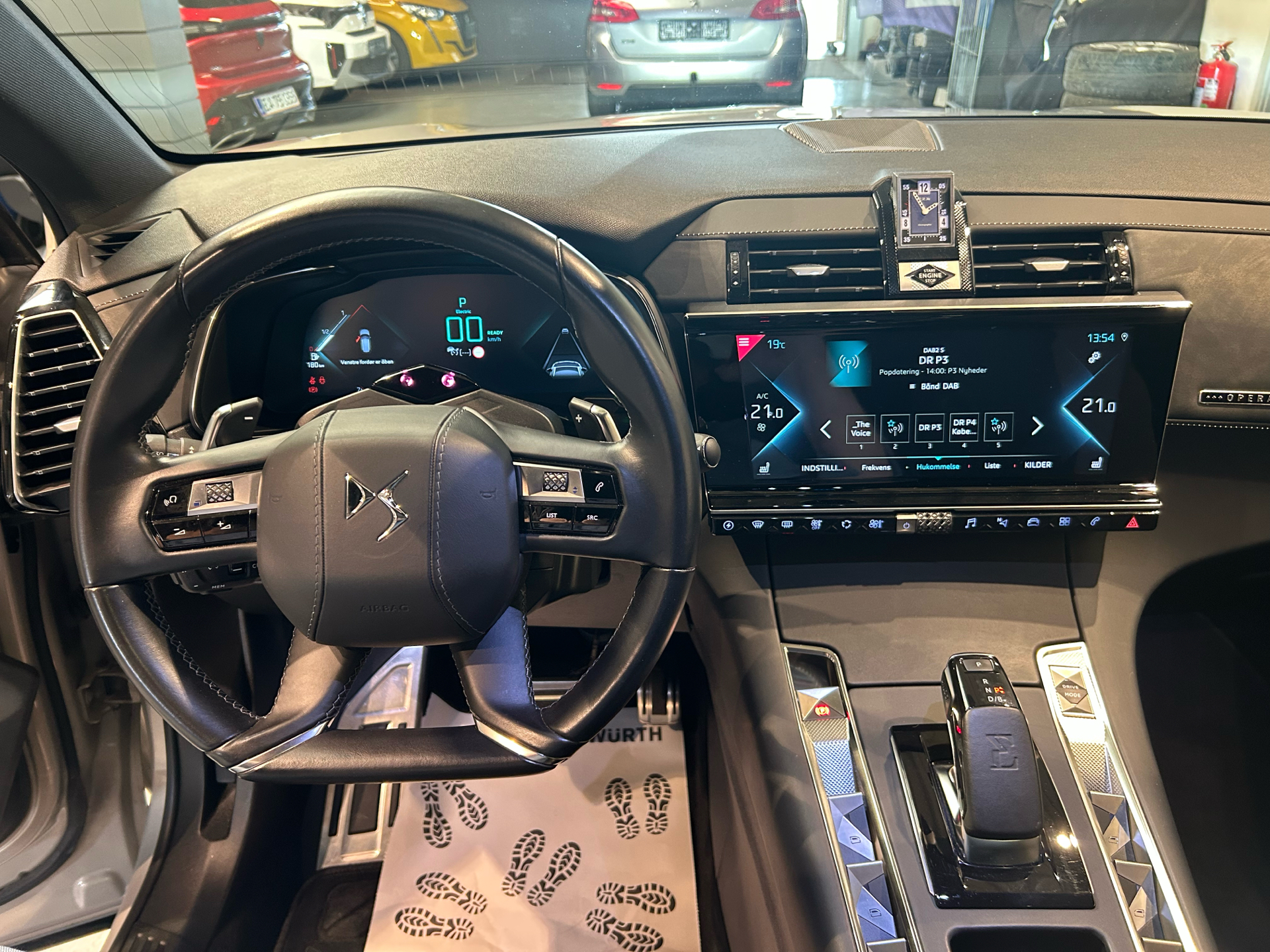 Billede af DS DS7 Crossback 1,6 E-Tense  Plugin-hybrid Elegance AWD EAT8 300HK 5d 8g Aut.