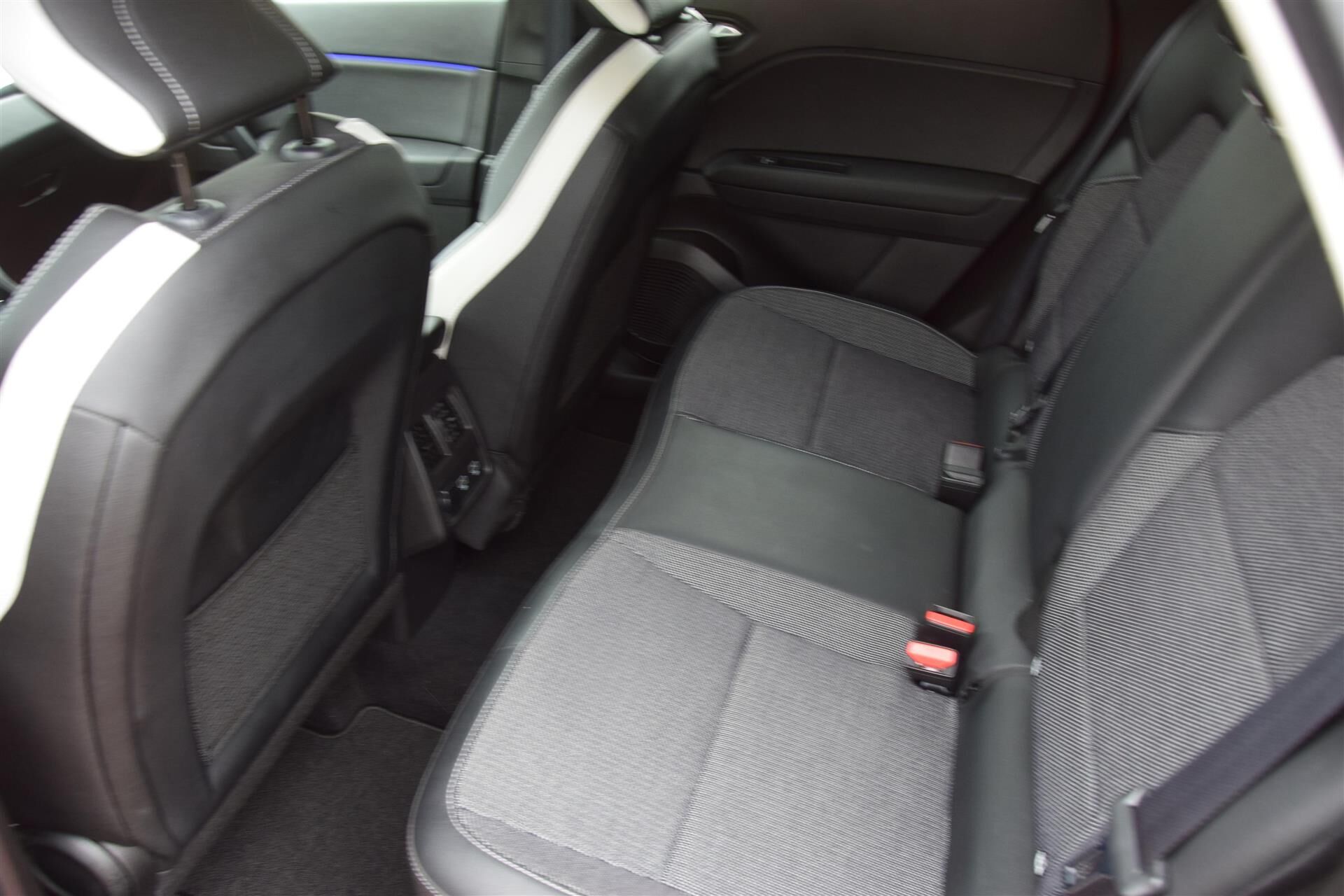 Billede af Renault Captur 1,3 TCE  Mild hybrid Intens EDC 140HK 5d 7g Aut.