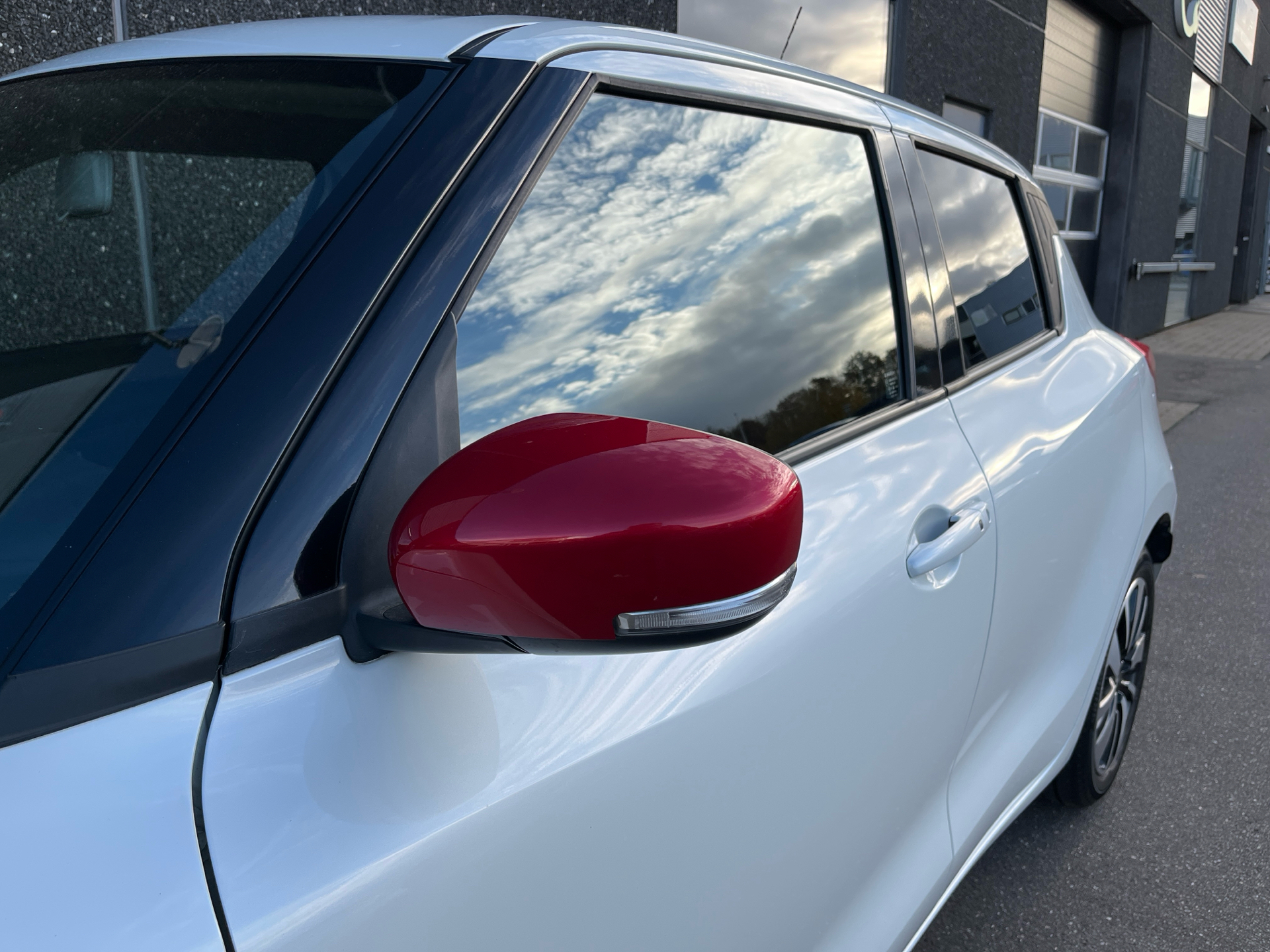 Billede af Suzuki Swift 1,2 Dualjet  Mild hybrid Exclusive Gold mild-hybrid 90HK 5d