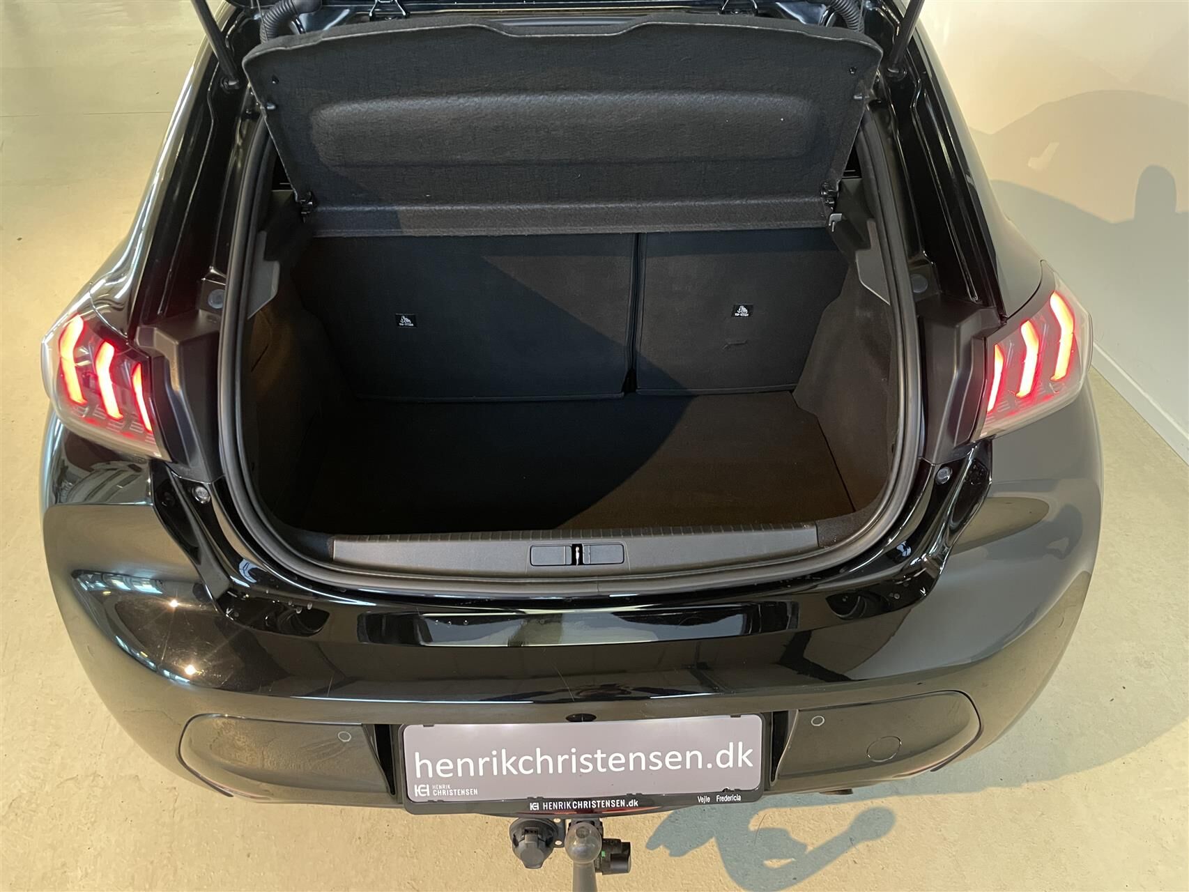 Billede af Peugeot 208 1,2 PureTech Supreme+ EAT8 100HK 5d 8g Aut.