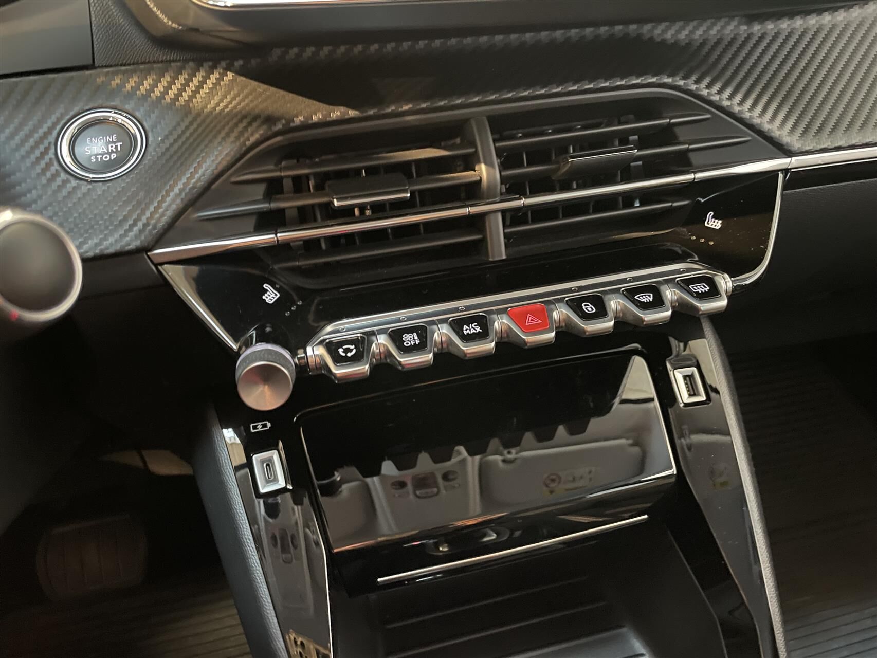 Billede af Peugeot 208 1,2 PureTech Supreme+ EAT8 100HK 5d 8g Aut.