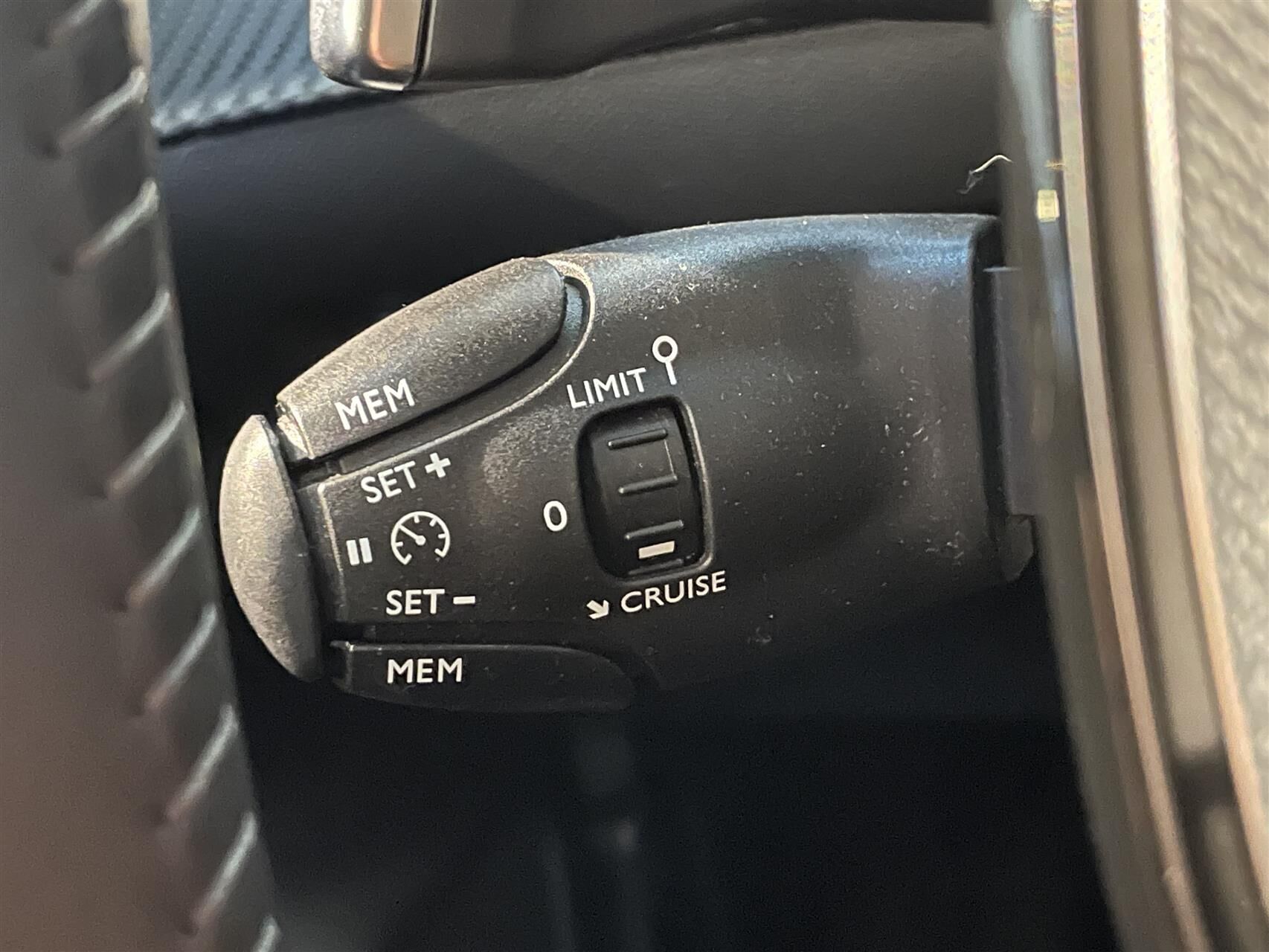 Billede af Peugeot 208 1,2 PureTech Supreme+ EAT8 100HK 5d 8g Aut.