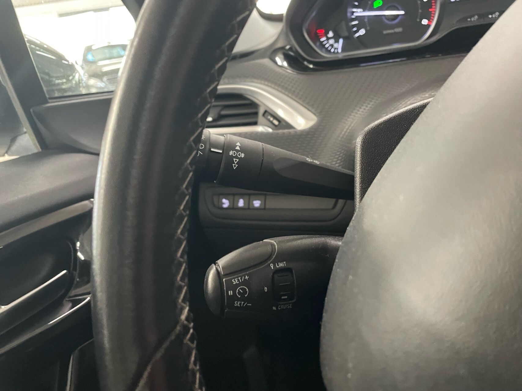 Billede af Peugeot 208 1,6 BlueHDi Desire Sky 100HK 5d