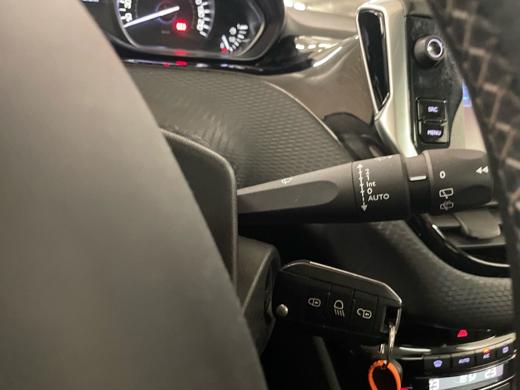 Billede af Peugeot 208 1,6 BlueHDi Desire Sky 100HK 5d