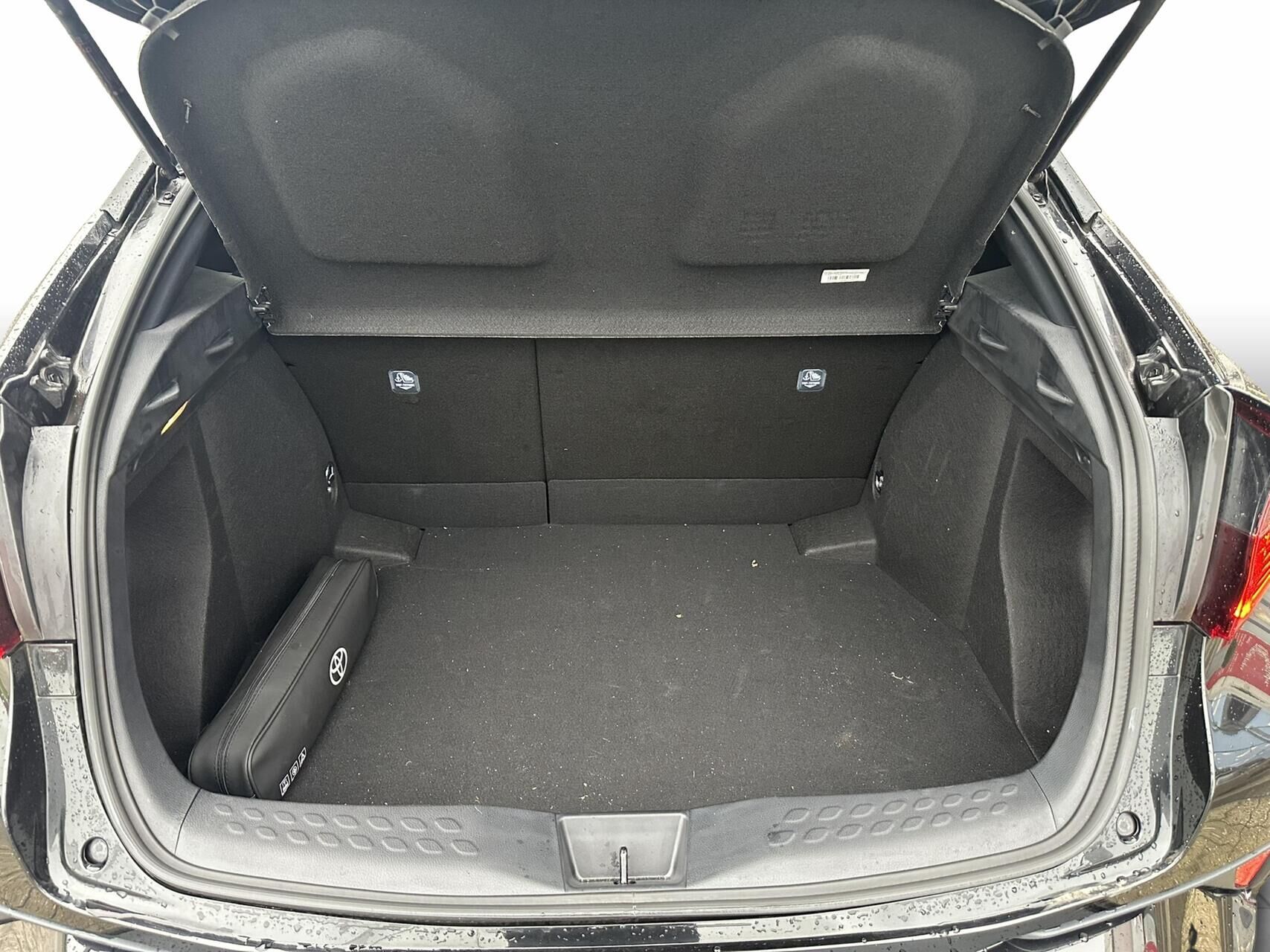 Billede af Toyota C-HR 1,8 Hybrid C-LUB Smart Multidrive S 122HK 5d Aut.