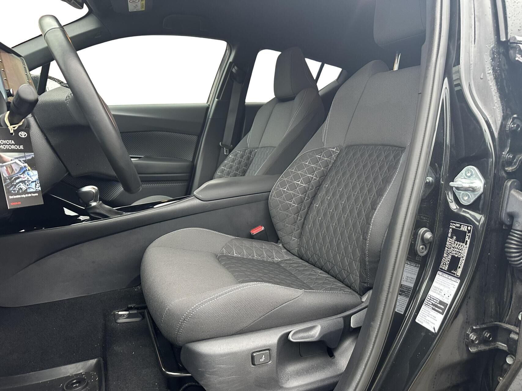 Billede af Toyota C-HR 1,8 Hybrid C-LUB Smart Multidrive S 122HK 5d Aut.