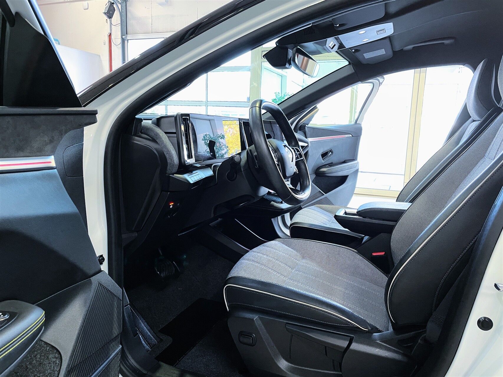 Billede af Renault Mégane E-TECH 60 kWh Techno Optimum Charge 220HK 5d Aut. 