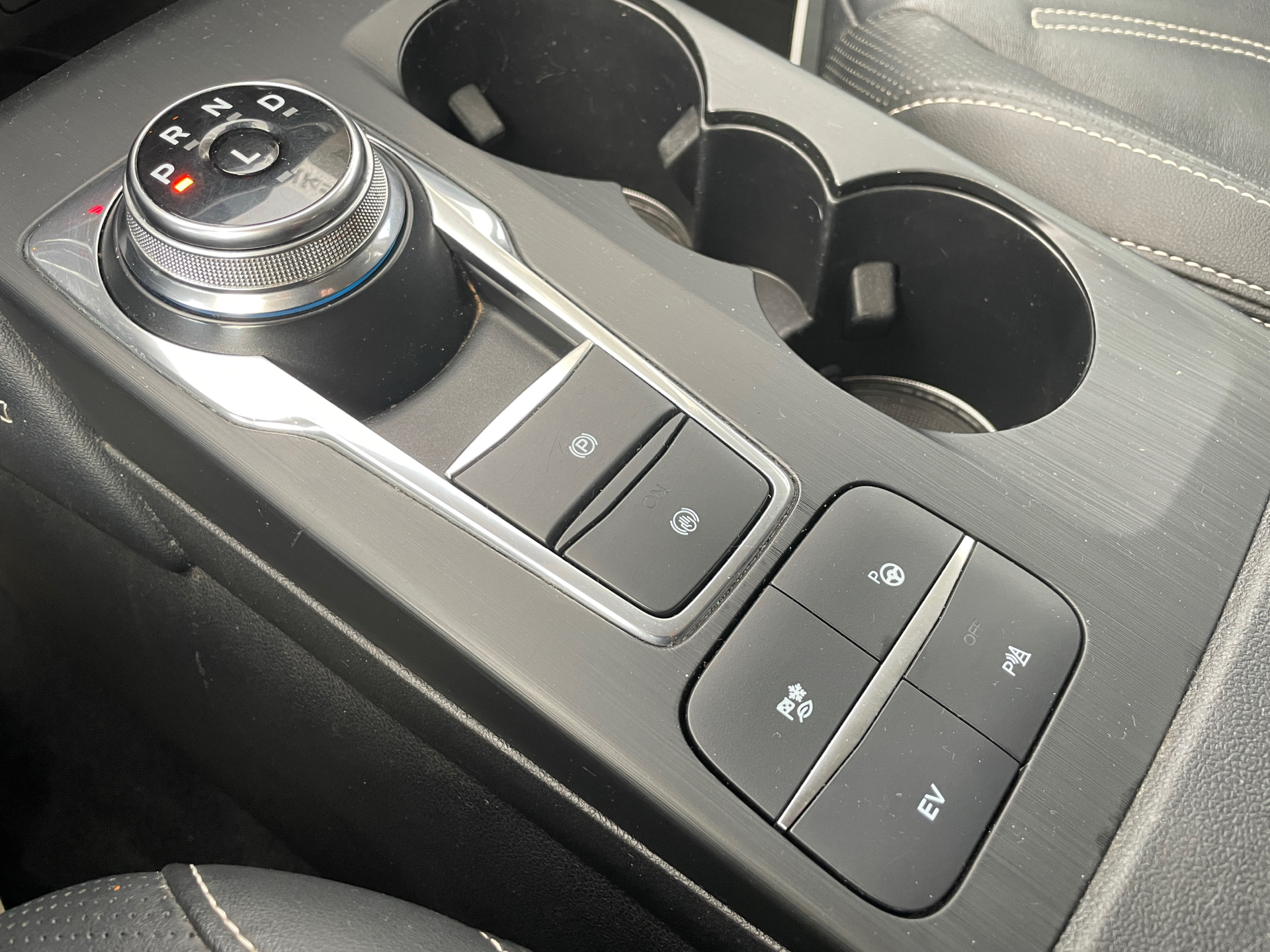 Billede af Ford Kuga 2,5 Plugin-hybrid Vignale CVT 225HK 5d Trinl. Gear