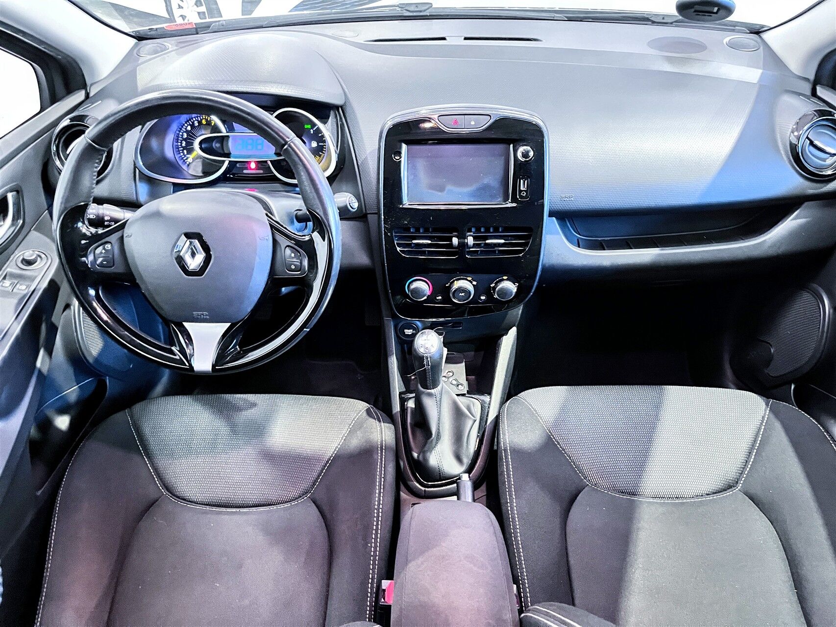 Billede af Renault Clio Sport Tourer 0,9 TCE Expression Energy 90HK Stc