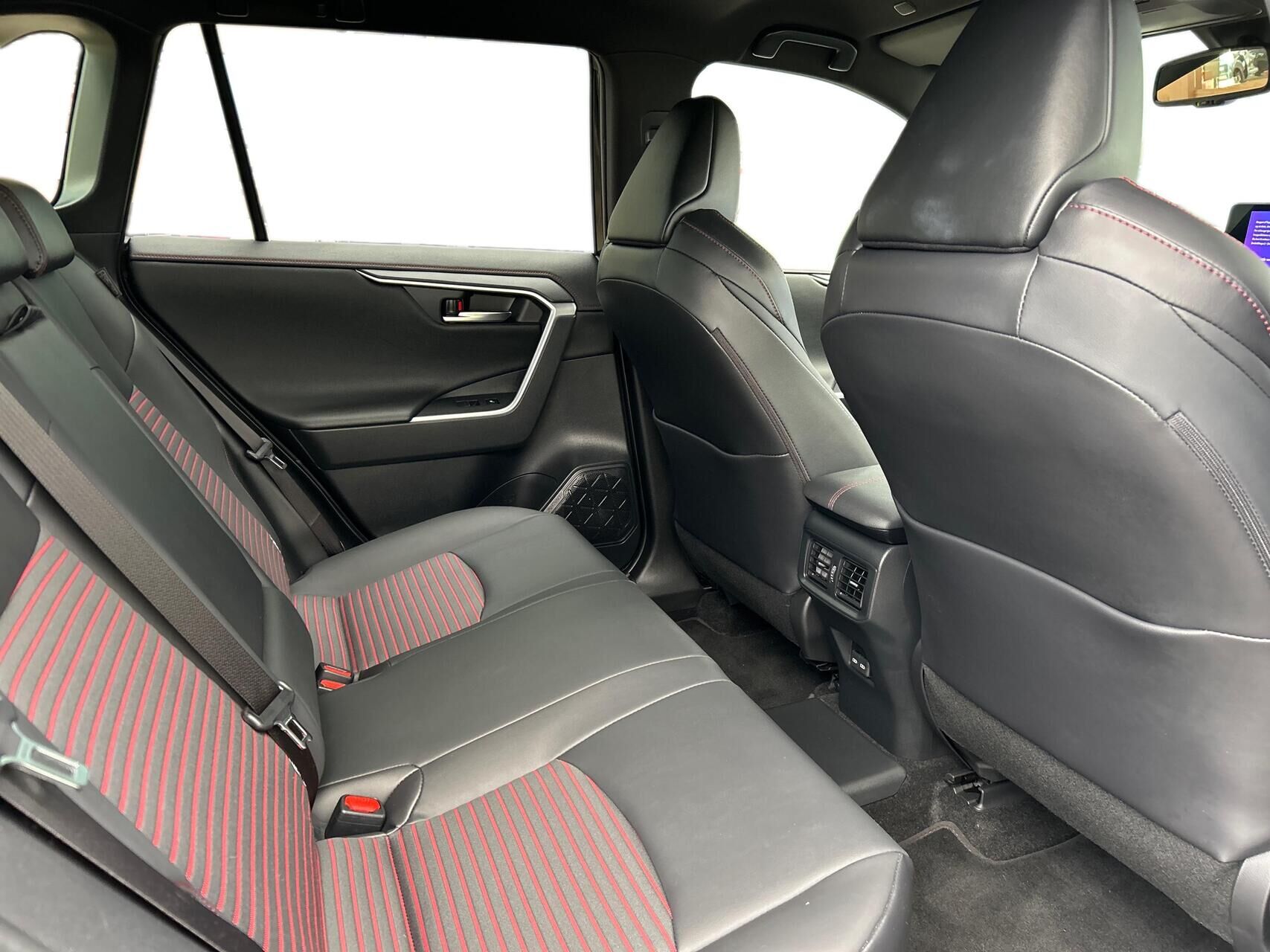 Billede af Toyota RAV4 Plug-in 2,5 Plugin-hybrid Active Comfort AWD 306HK 5d 6g Aut.