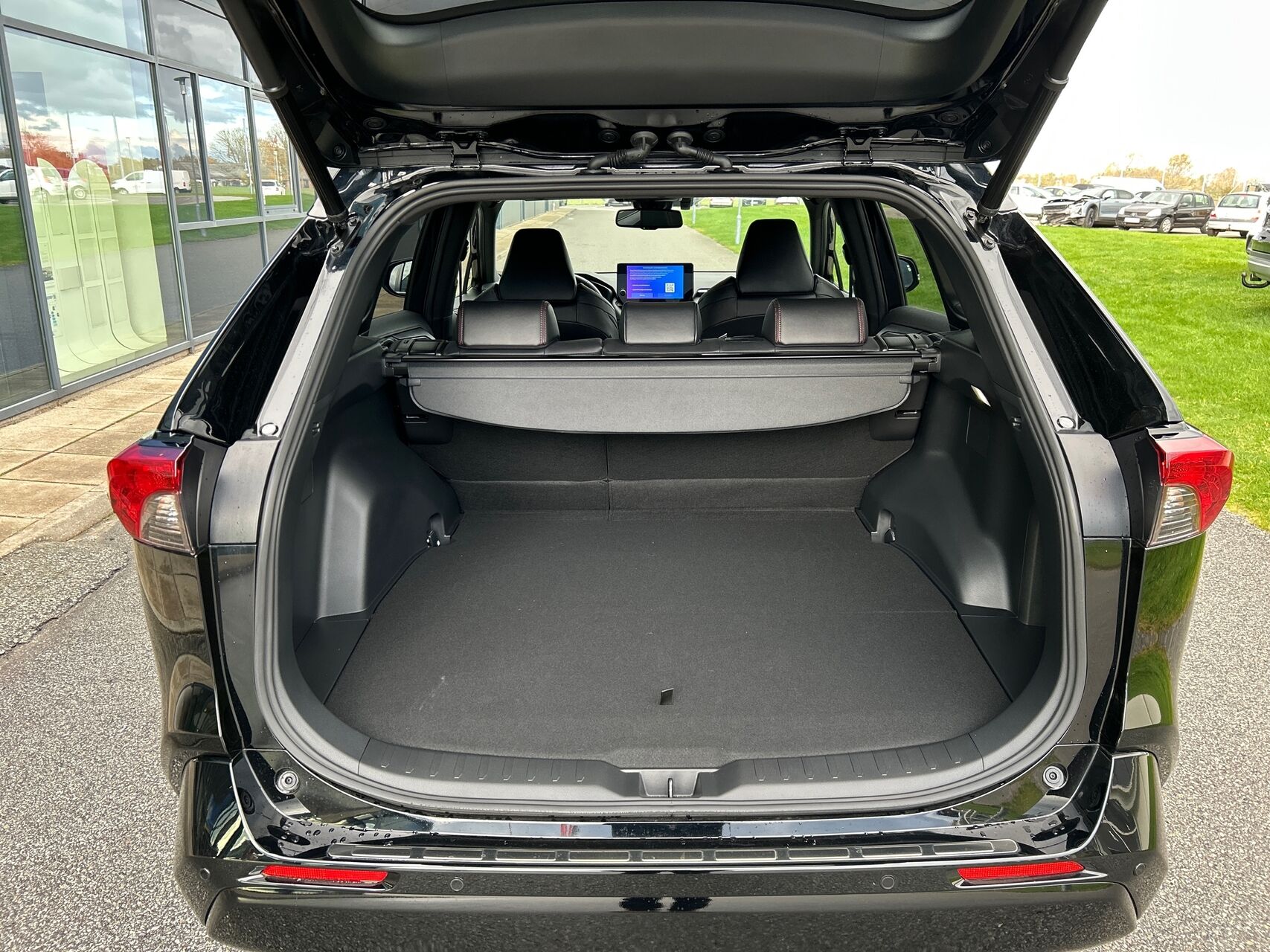 Billede af Toyota RAV4 Plug-in 2,5 Plugin-hybrid Active Comfort AWD 306HK 5d 6g Aut.