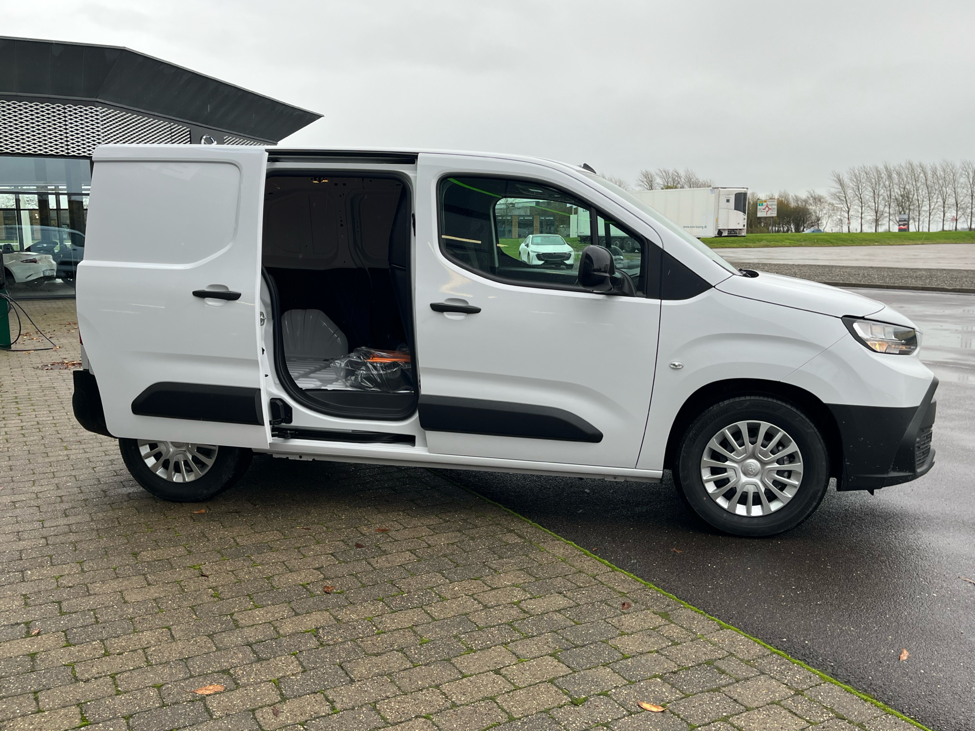 Billede af Toyota Proace City Electric Medium EL Comfort 1 Skydedør 136HK Van Aut.