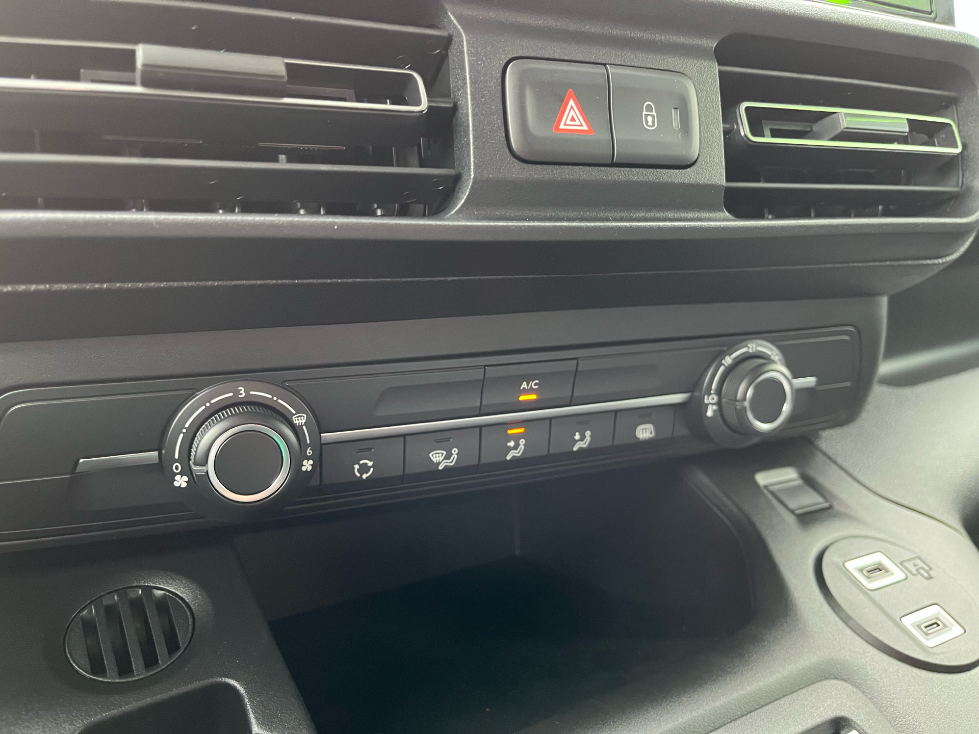 Billede af Toyota Proace City Electric Medium EL Comfort 1 Skydedør 136HK Van Aut.