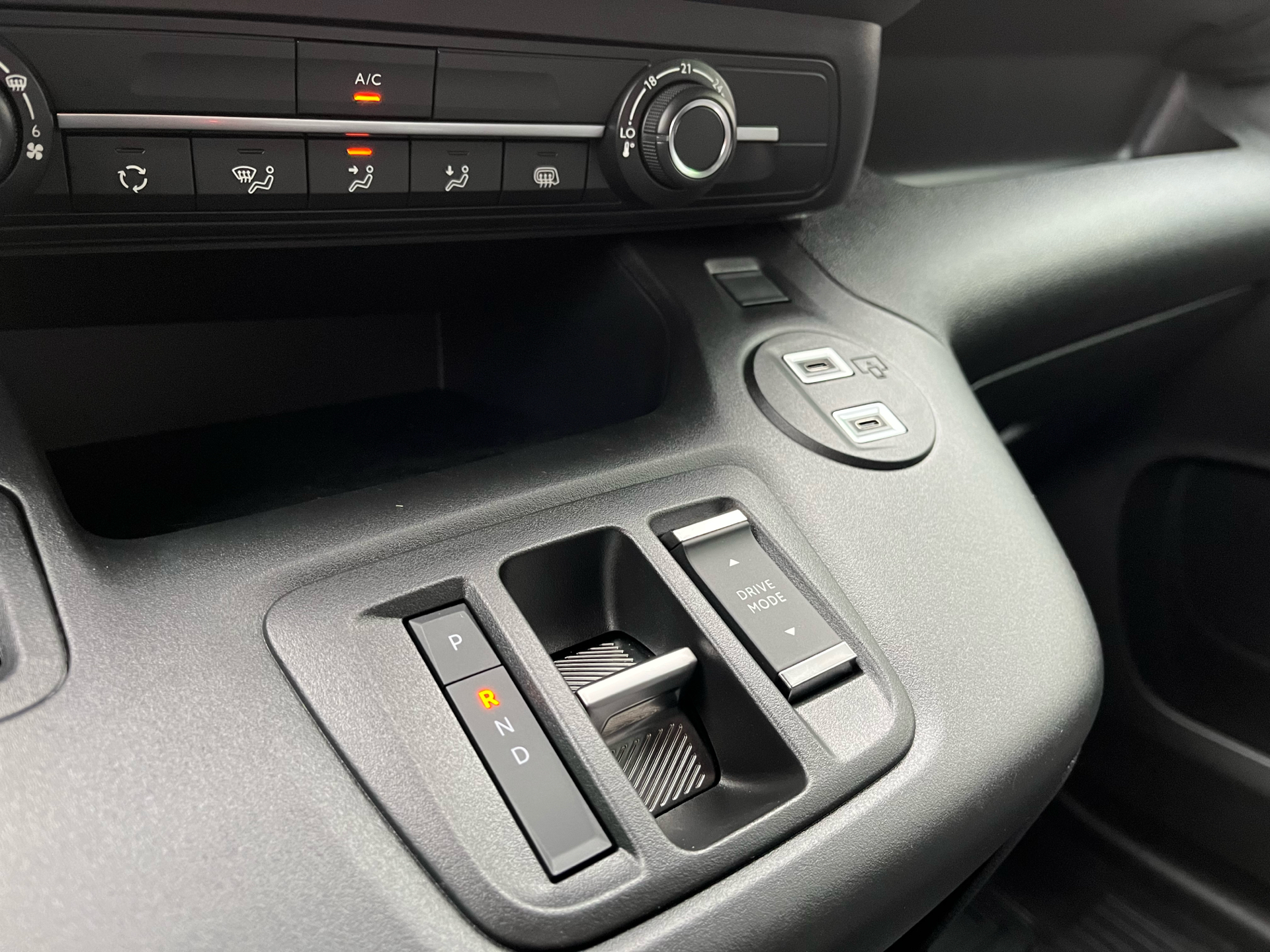 Billede af Toyota Proace City Electric Medium EL Comfort 1 Skydedør 136HK Van Aut.