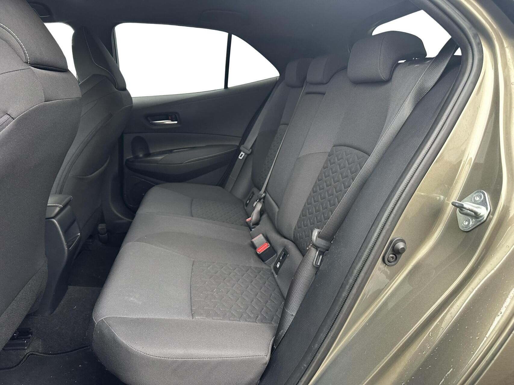 Billede af Toyota Corolla 2,0 Hybrid H3 Premium E-CVT 180HK 5d 6g Aut.