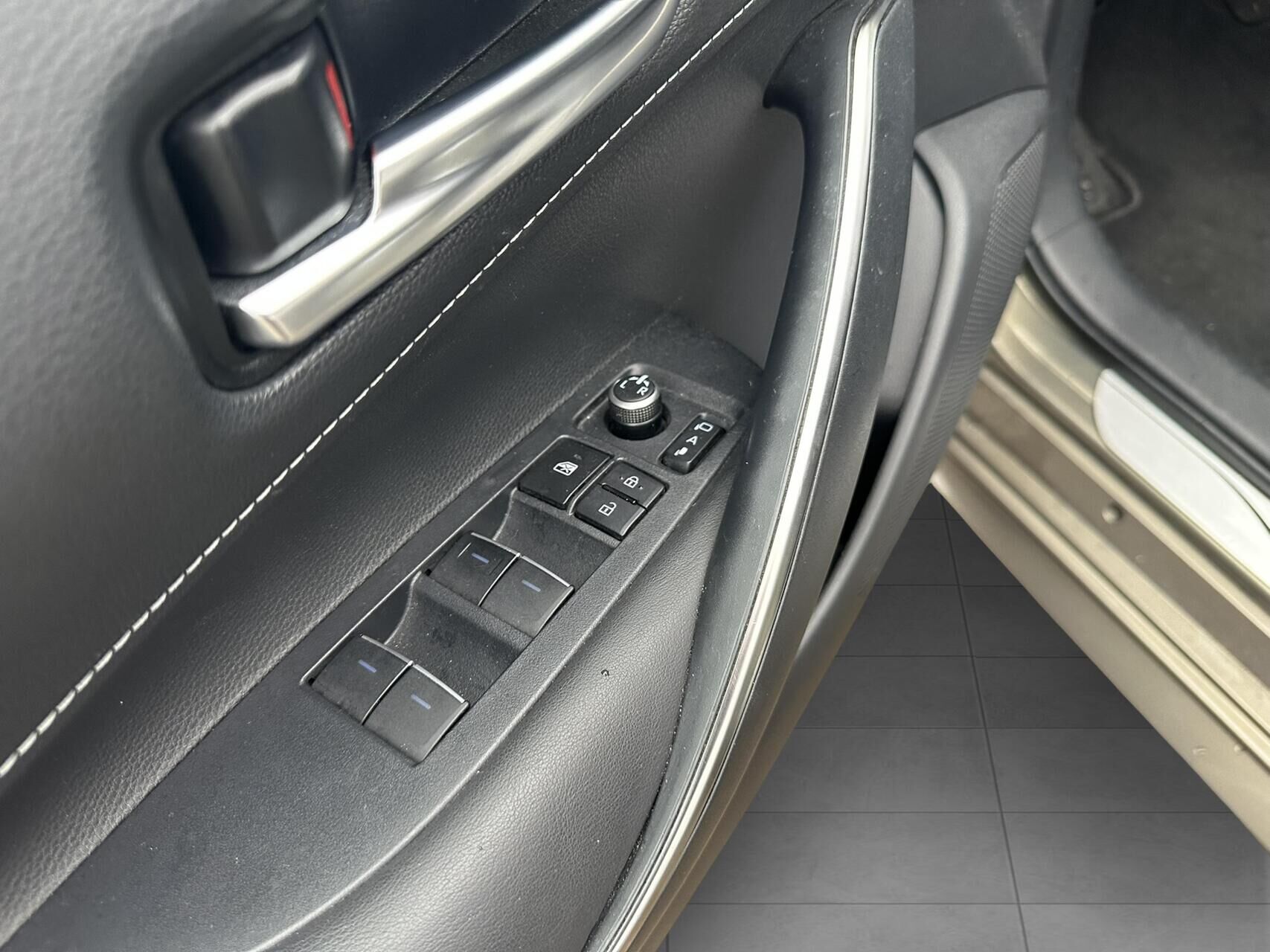 Billede af Toyota Corolla 2,0 Hybrid H3 Premium E-CVT 180HK 5d 6g Aut.