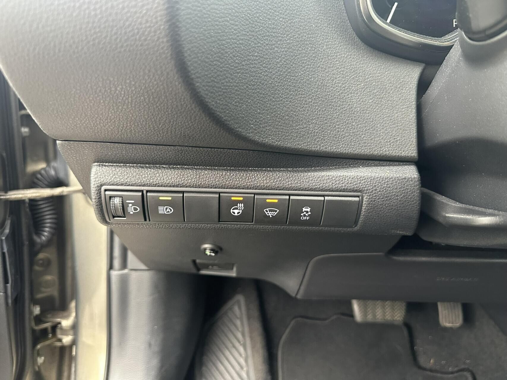 Billede af Toyota Corolla 2,0 Hybrid H3 Premium E-CVT 180HK 5d 6g Aut.