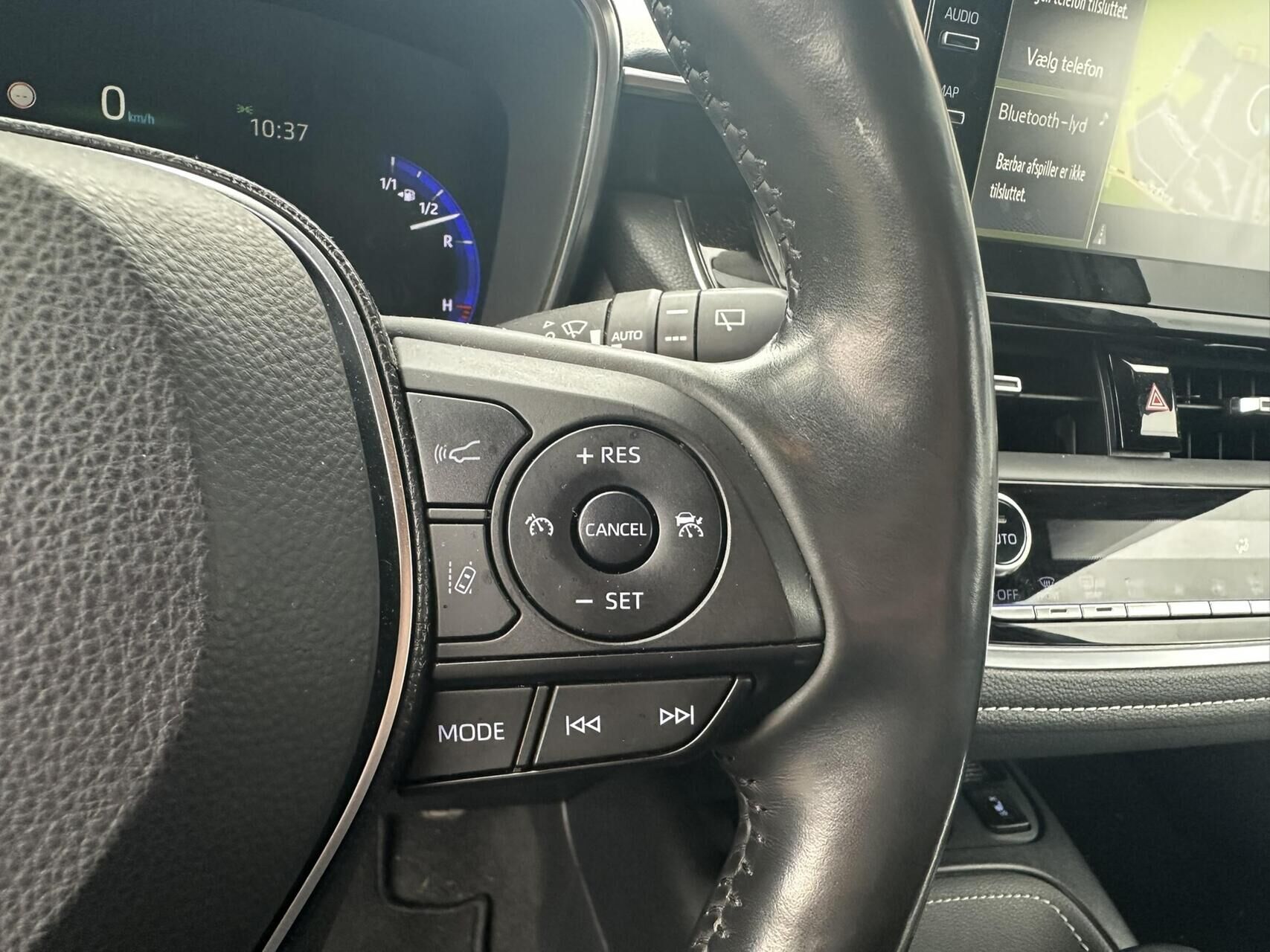 Billede af Toyota Corolla 2,0 Hybrid H3 Premium E-CVT 180HK 5d 6g Aut.