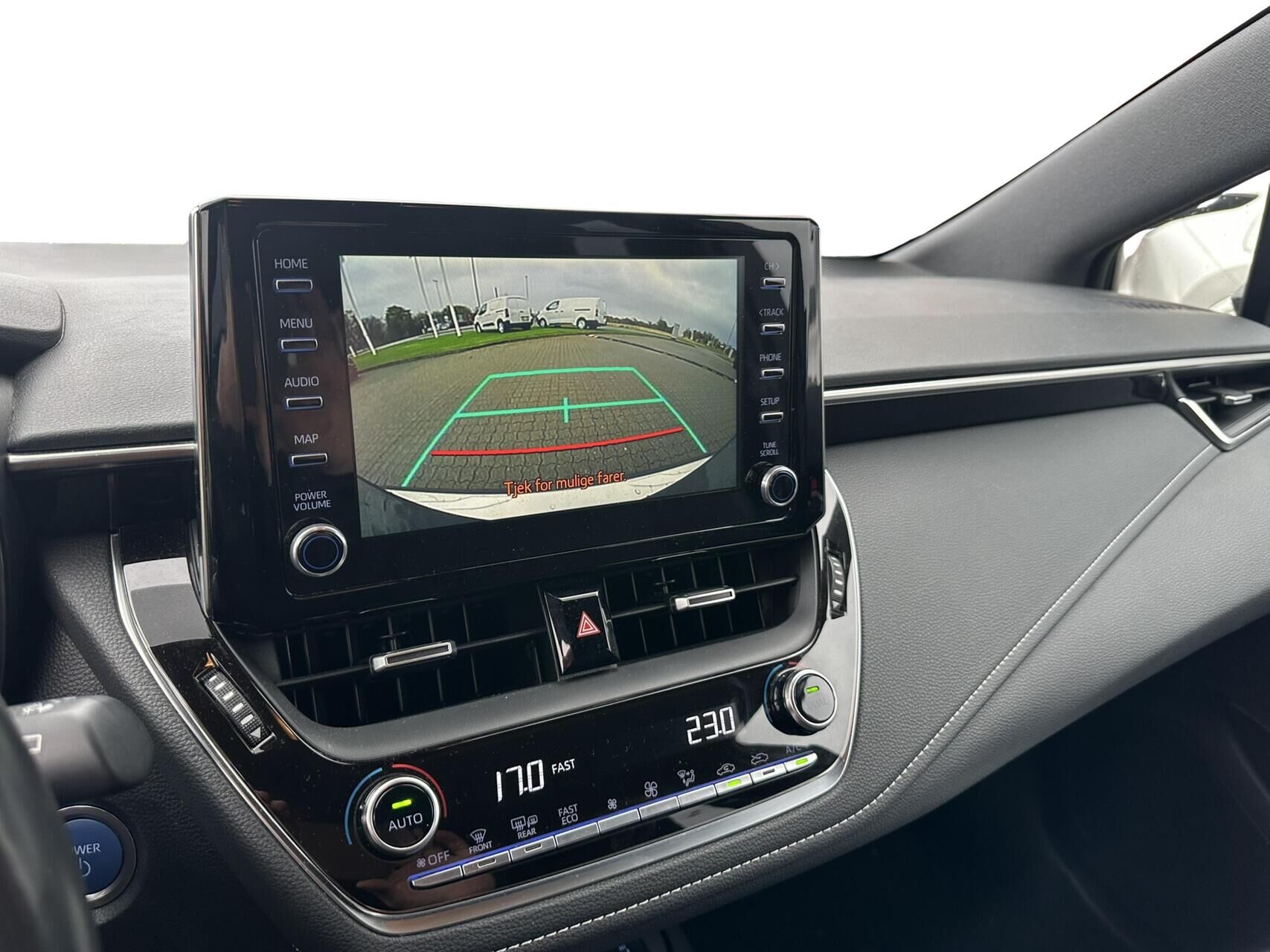 Billede af Toyota Corolla 2,0 Hybrid H3 Premium E-CVT 180HK 5d 6g Aut.