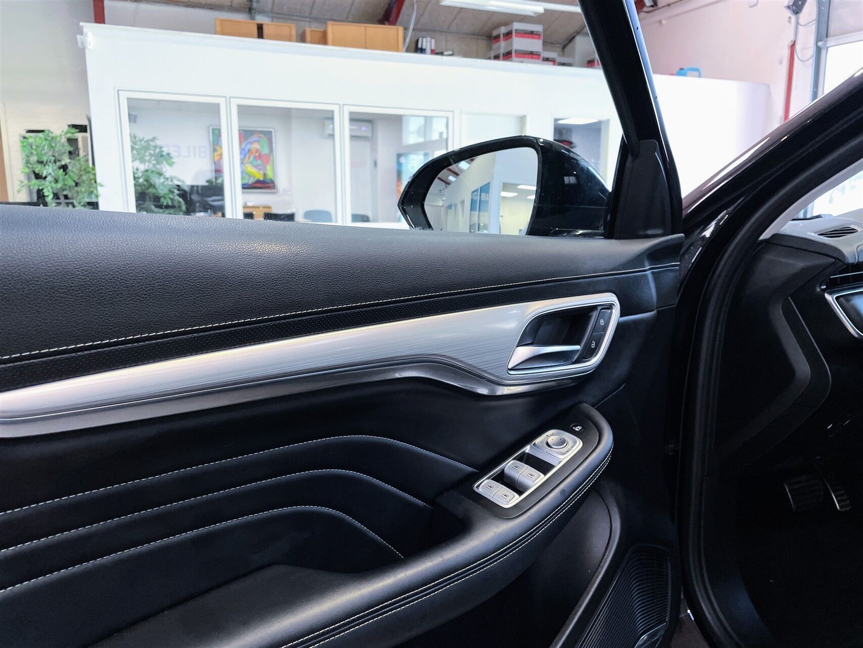 Billede af MG Marvel R EL Performance 4x4 288HK 5d Aut.