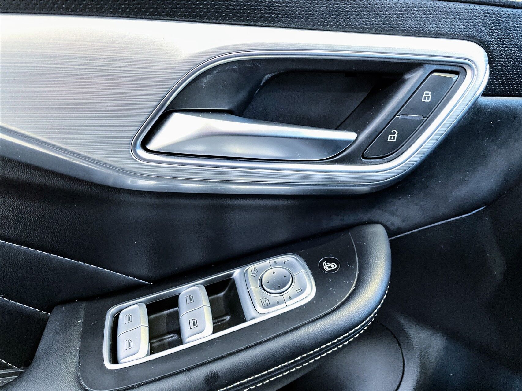 Billede af MG Marvel R EL Performance 4x4 288HK 5d Aut.