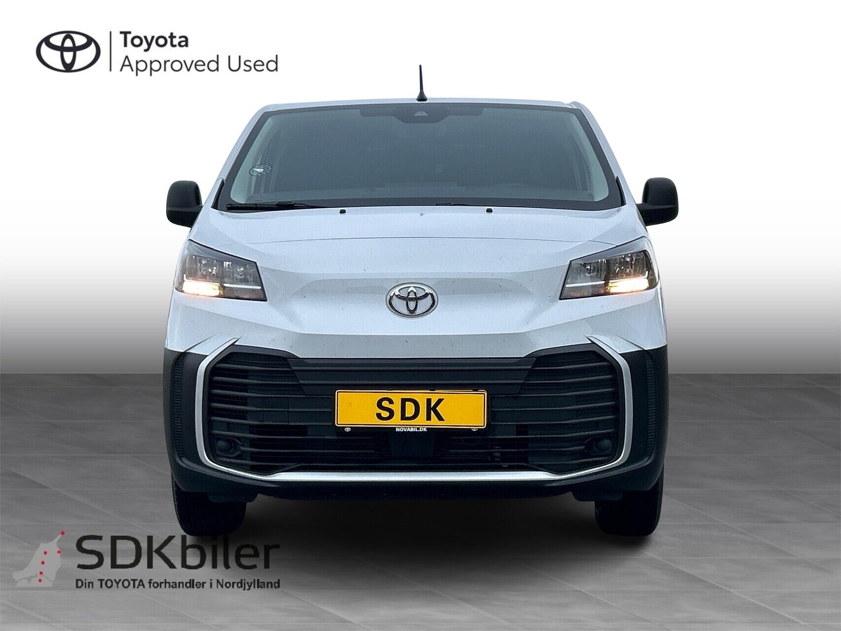 Billede af Toyota Proace 2.0D 144hk Long/En skydedør aut. gear Comfort Master u/komfortadskillelse