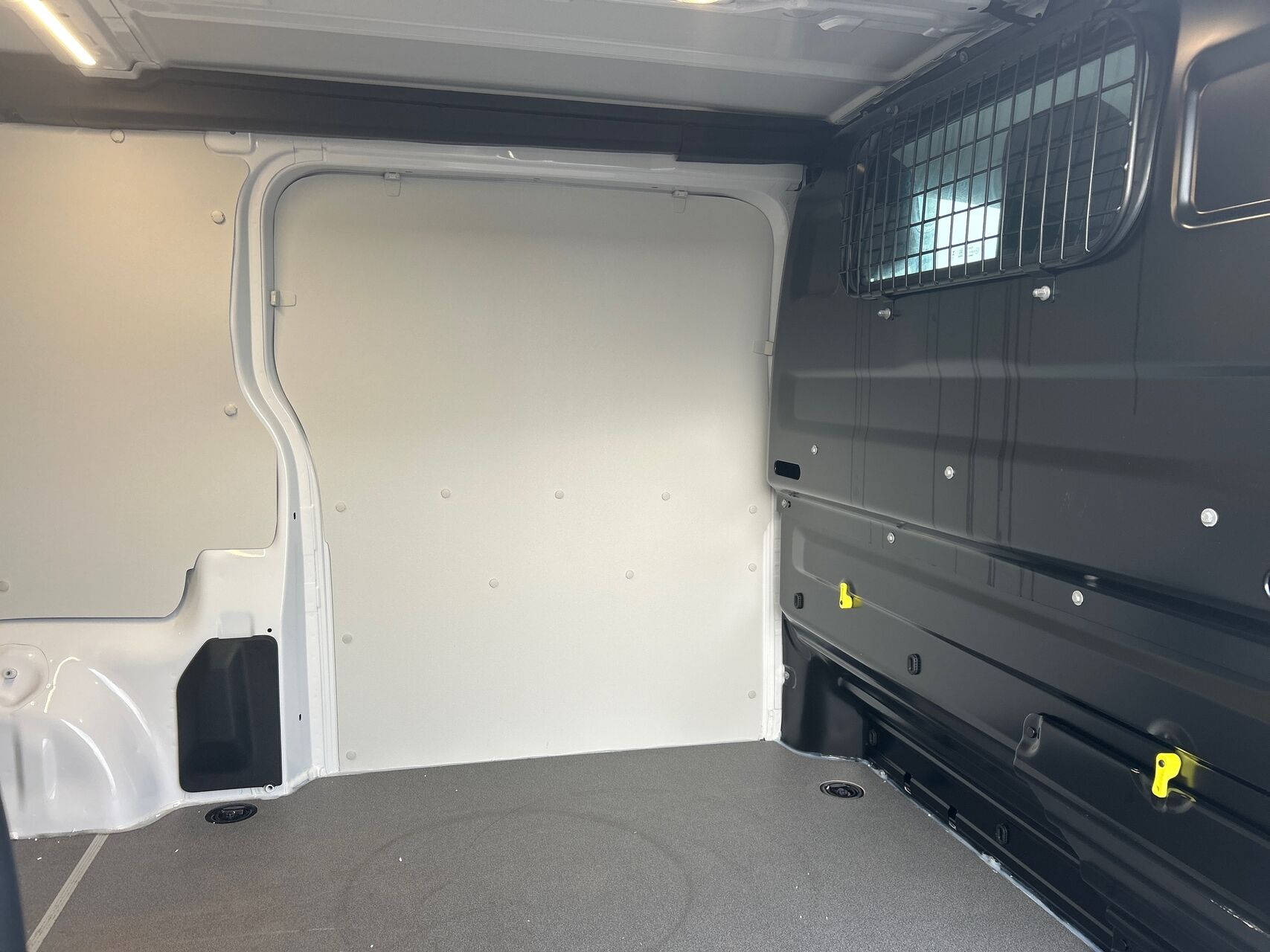 Billede af Toyota Proace 2.0D 144hk Long/En skydedør aut. gear Comfort Master u/komfortadskillelse