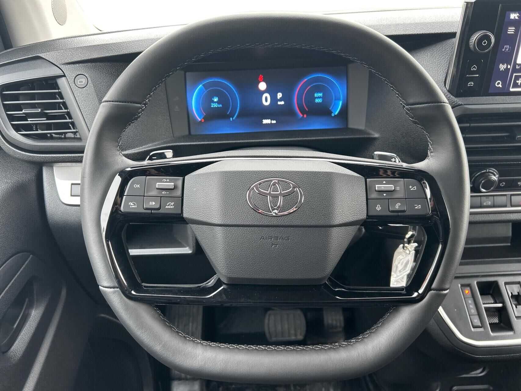 Billede af Toyota Proace 2.0D 144hk Long/En skydedør aut. gear Comfort Master u/komfortadskillelse