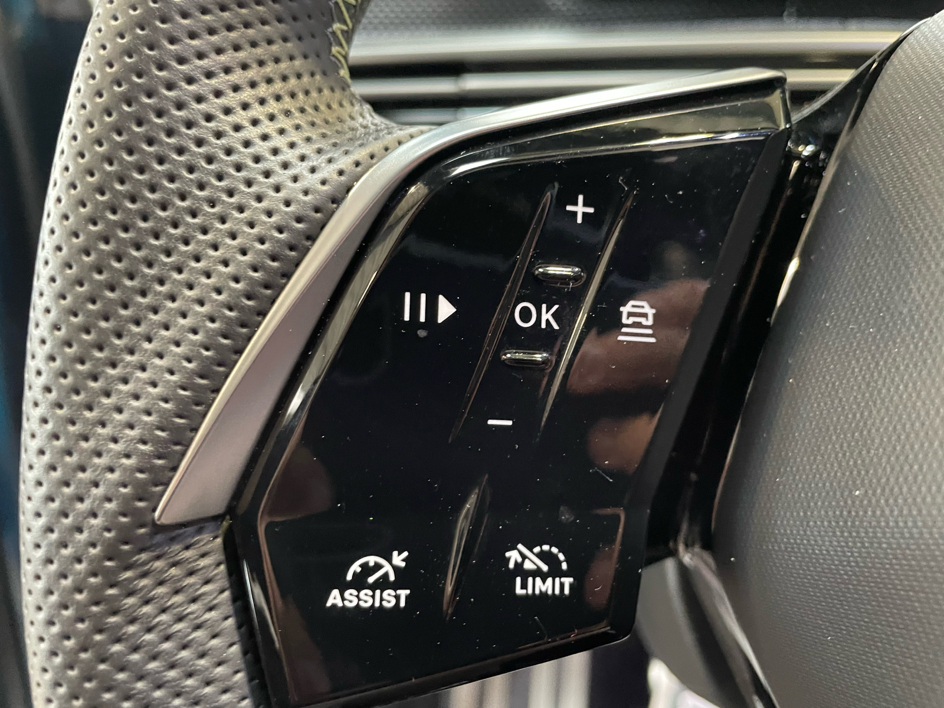 Billede af Peugeot e-3008 EL GT Pack 210HK 5d Aut.