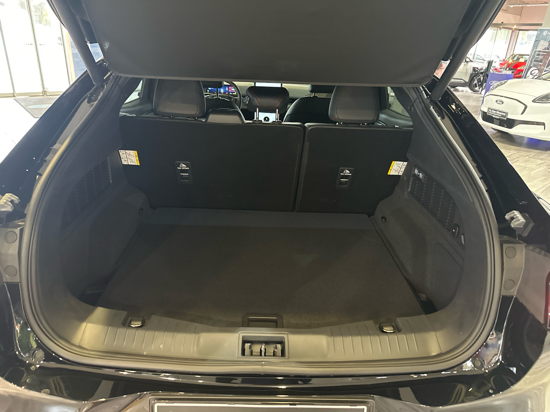 Billede af Ford Mustang Mach-E EL UR Premium AWD 375HK 5d Aut.